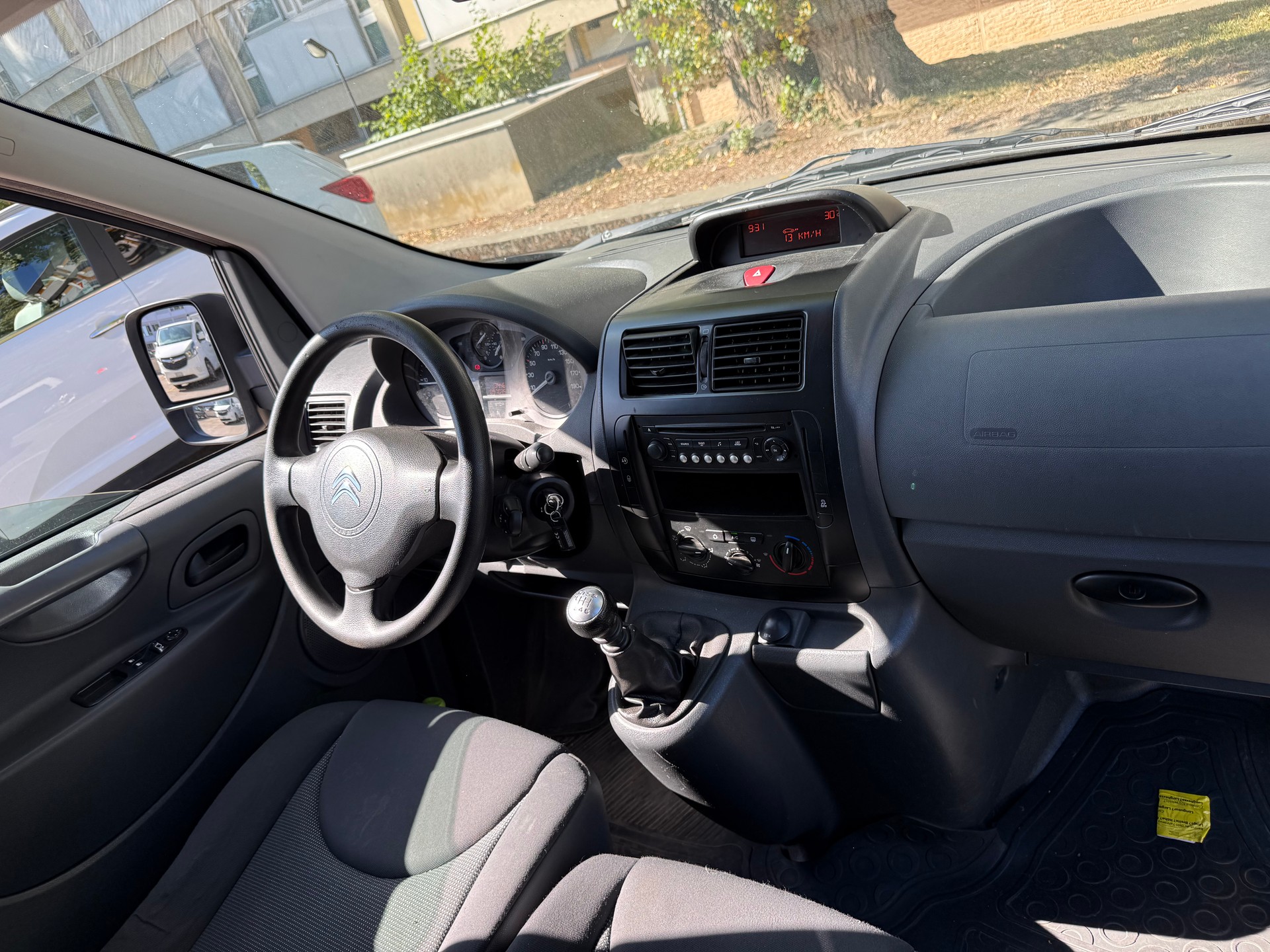 CITROEN Jumpy 2.0 HDi L2H1 Attraction-image-11