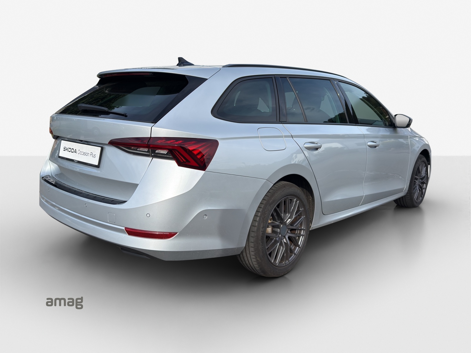 SKODA Octavia Combi 2.0 TDI DSG Ambition 4x4-image-4