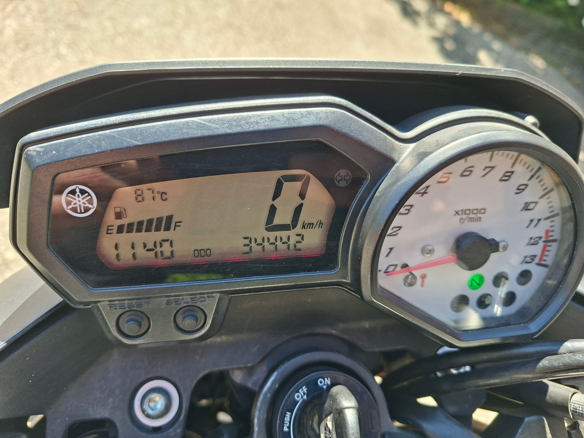 YAMAHA FZ8 N ABS Limited Edition-image-4