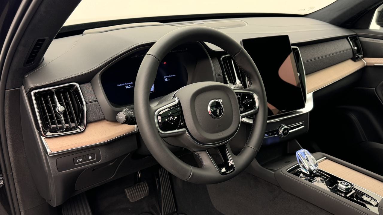 VOLVO XC90 T8 AWD PluginHybrid Ultra Dark Geartronic-image-6