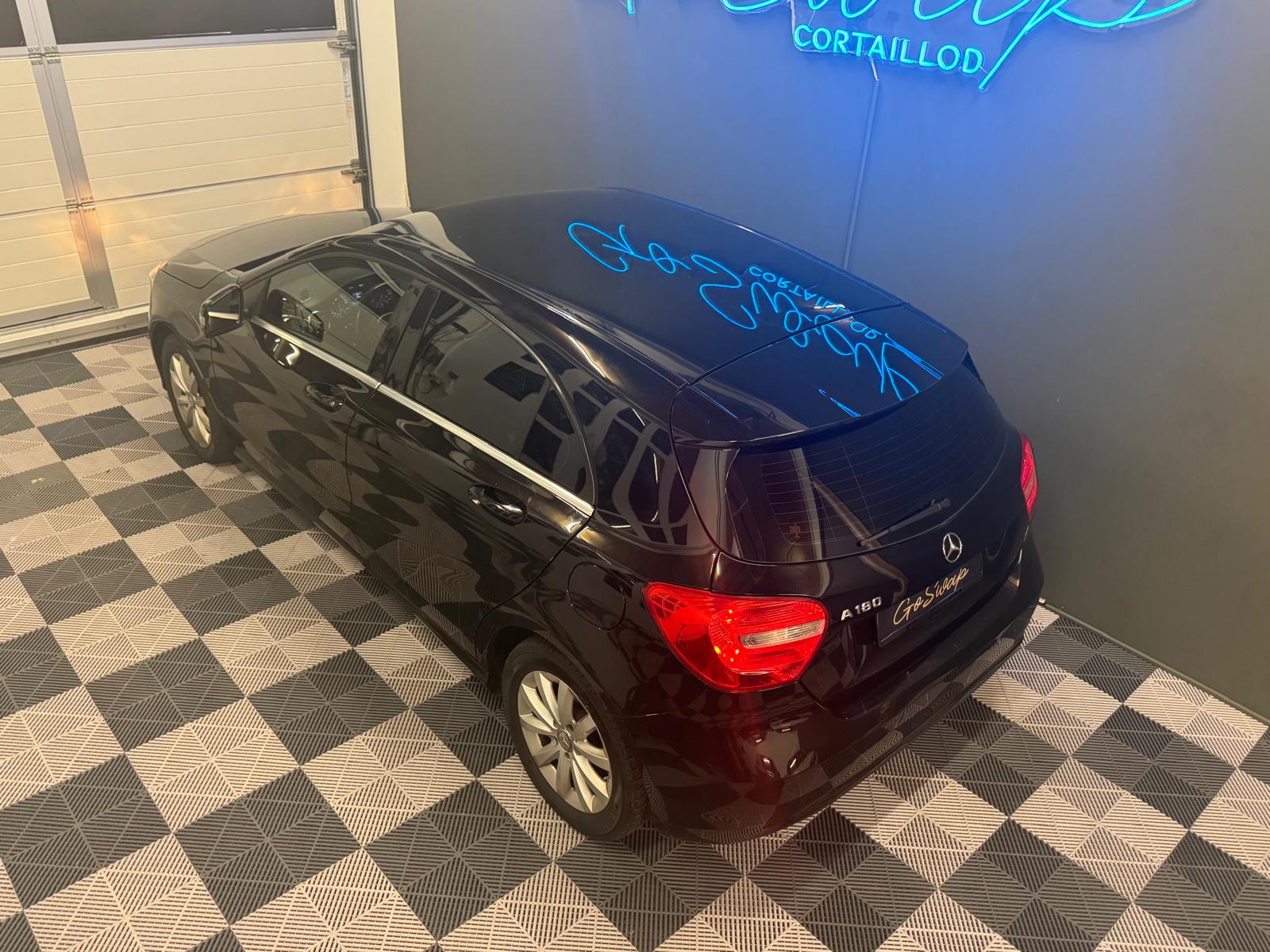 MERCEDES-BENZ A 180 Style 7G-DCT-showroom-element-2