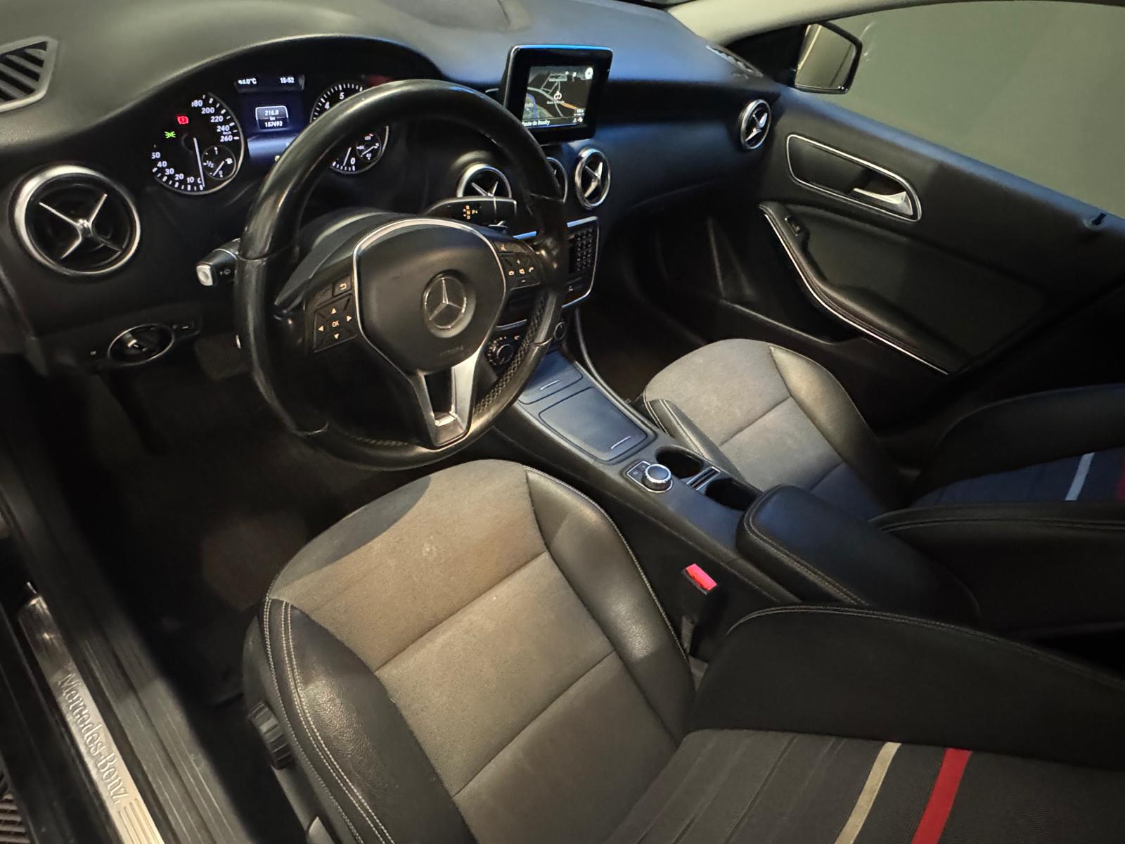 MERCEDES-BENZ A 180 Style 7G-DCT-showroom-element-1