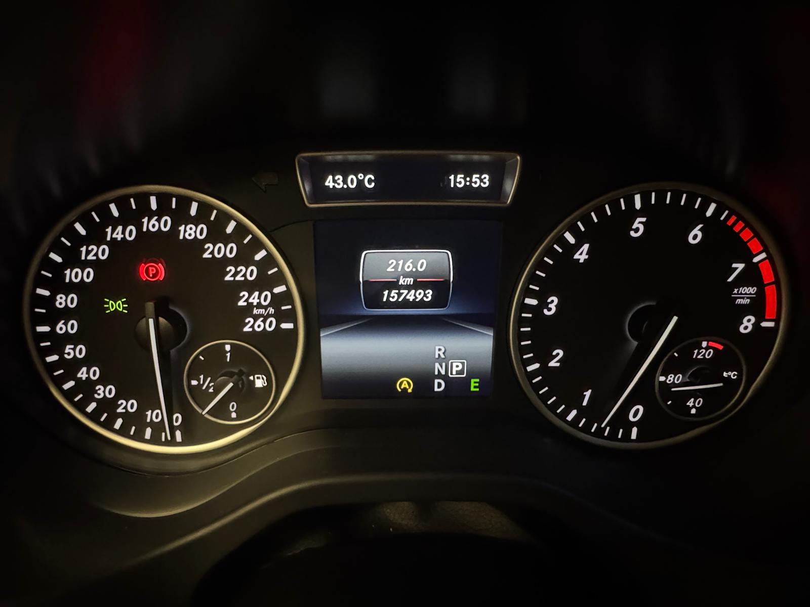 MERCEDES-BENZ A 180 Style 7G-DCT-image-16