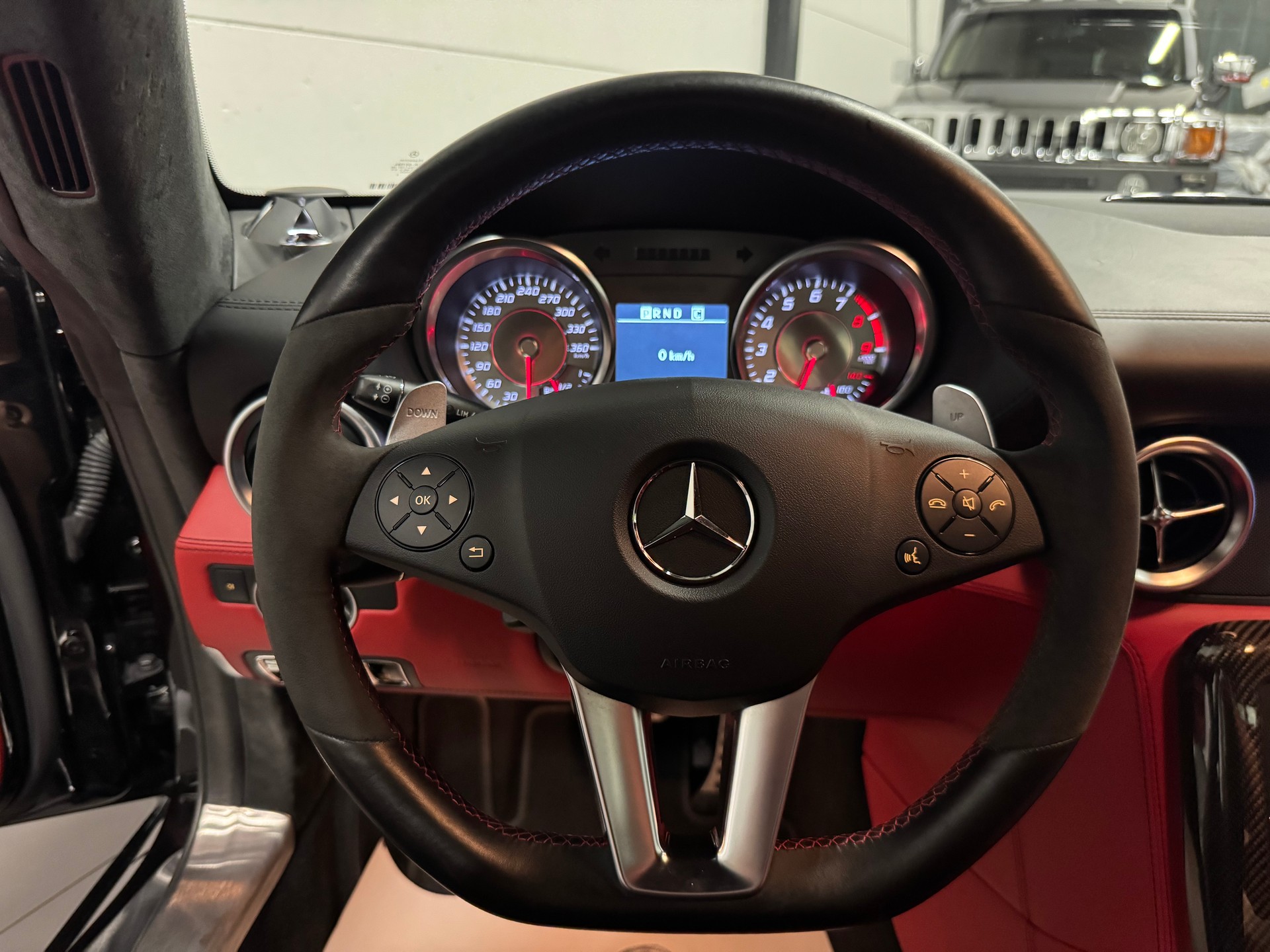 MERCEDES-BENZ SLS 63 AMG Speedshift-image-24