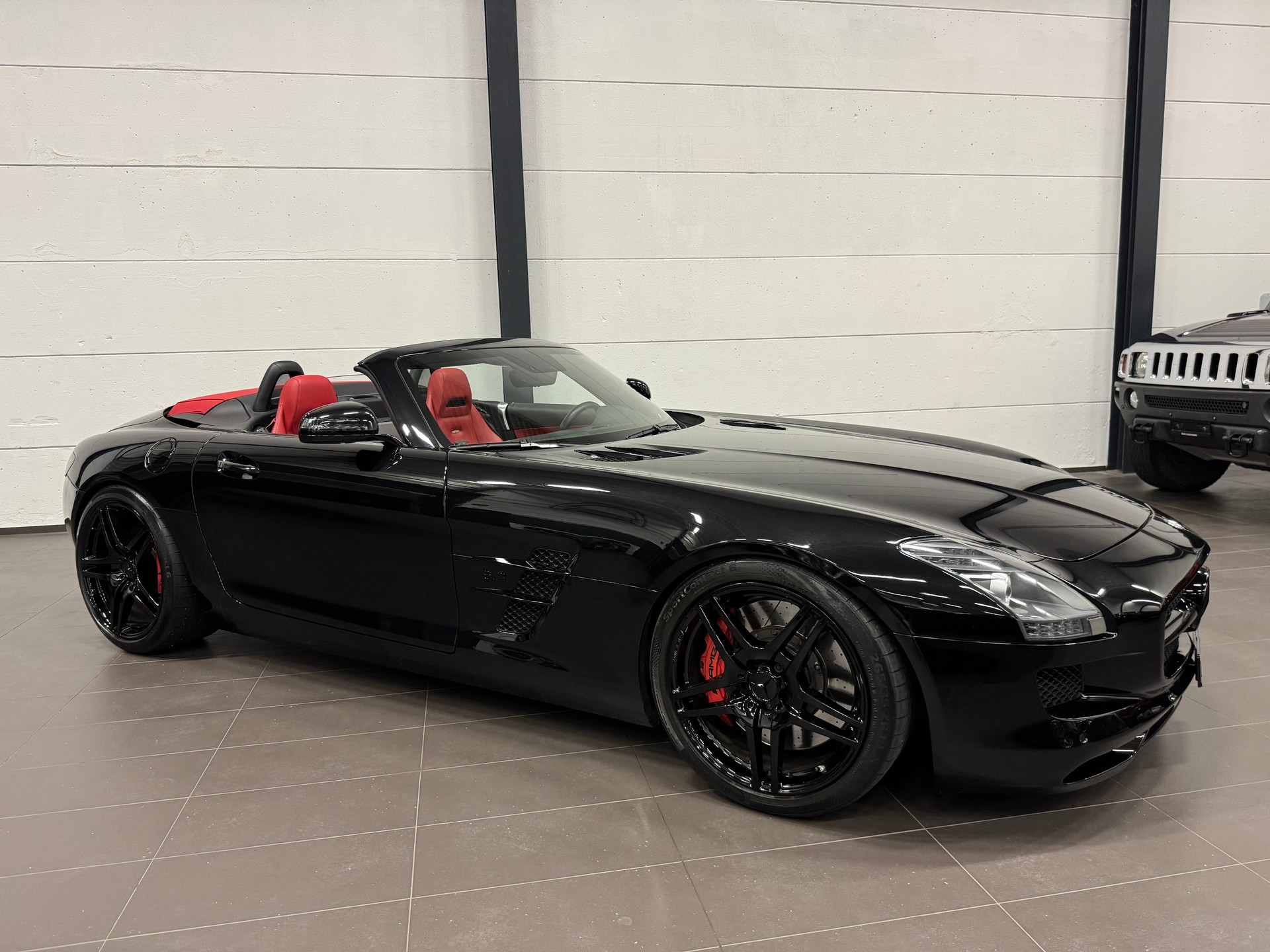 MERCEDES-BENZ SLS 63 AMG Speedshift-showroom-element-3