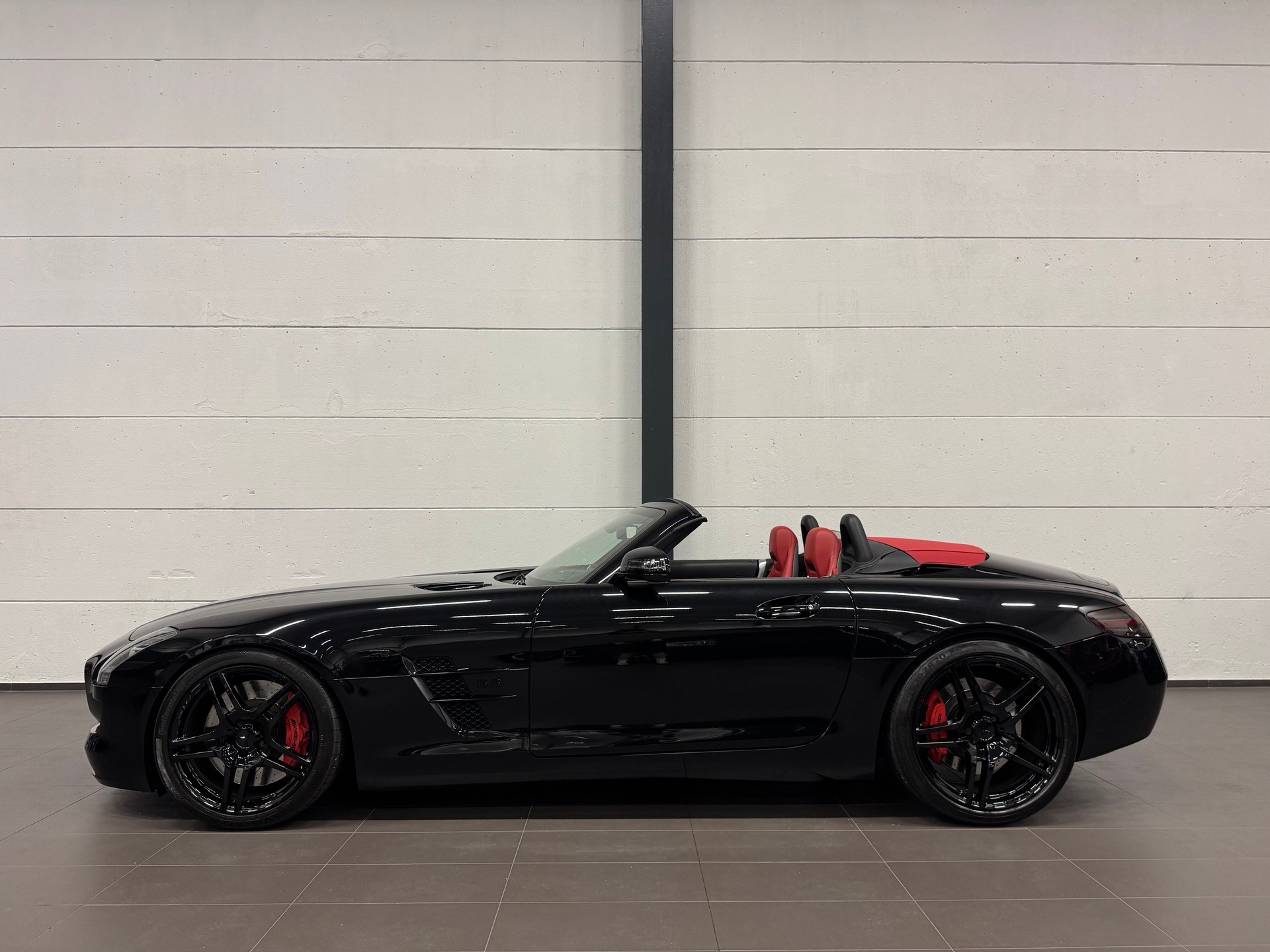 MERCEDES-BENZ SLS 63 AMG Speedshift-image-10