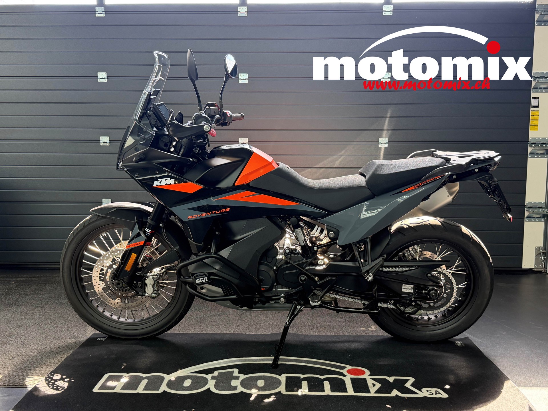 KTM 890 Adventure-image-0
