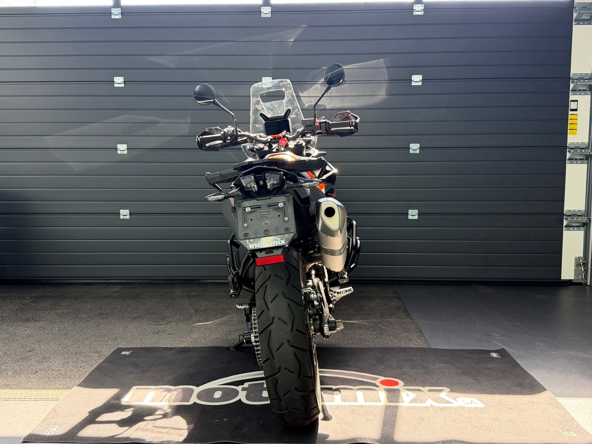 KTM 890 Adventure-image-3