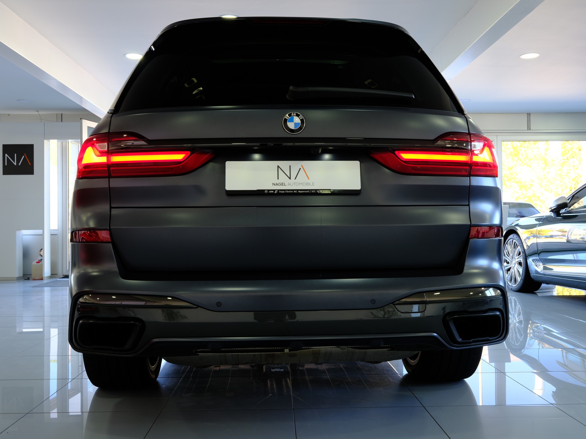 BMW X7 xDrive M50i Steptronic *EDITION DARK SHADOW* *6-SITZER*-image-6