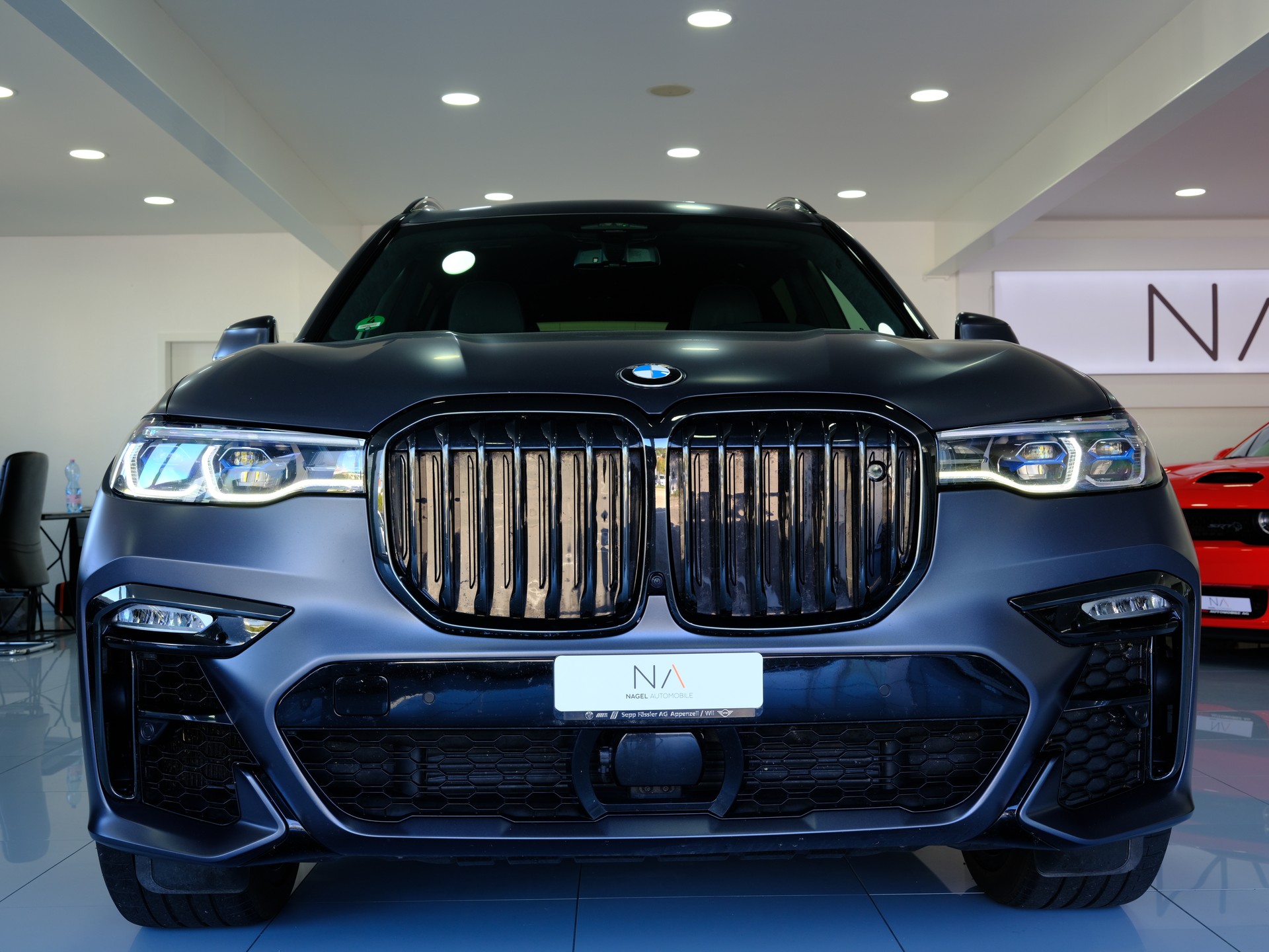BMW X7 xDrive M50i Steptronic *EDITION DARK SHADOW* *6-SITZER*-showroom-element-2