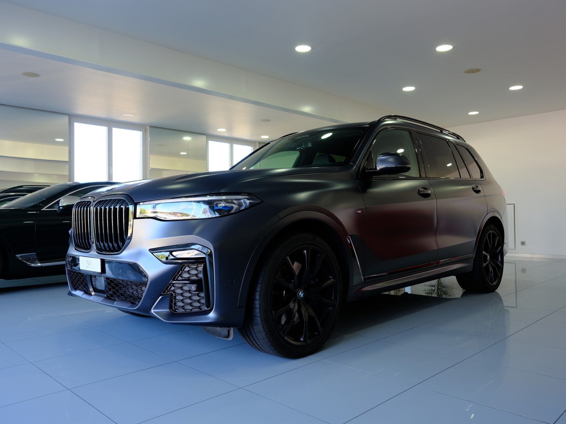 BMW X7 xDrive M50i Steptronic *EDITION DARK SHADOW* *6-SITZER*-showroom-element-3