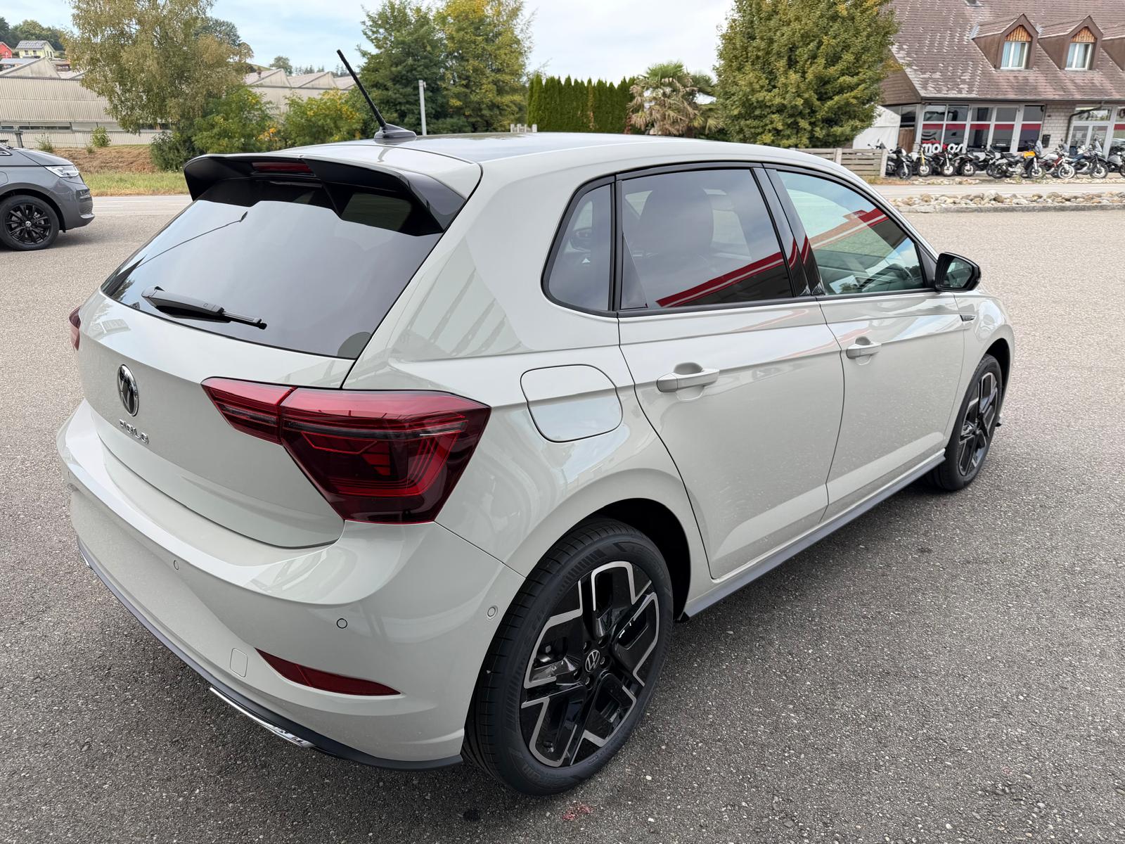 VW Polo 1.0 TSI R-Line United DSG-showroom-element-3