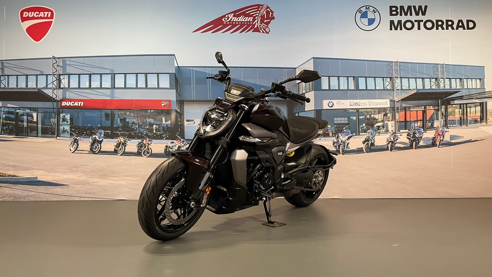 DUCATI X Diavel V4-image-2