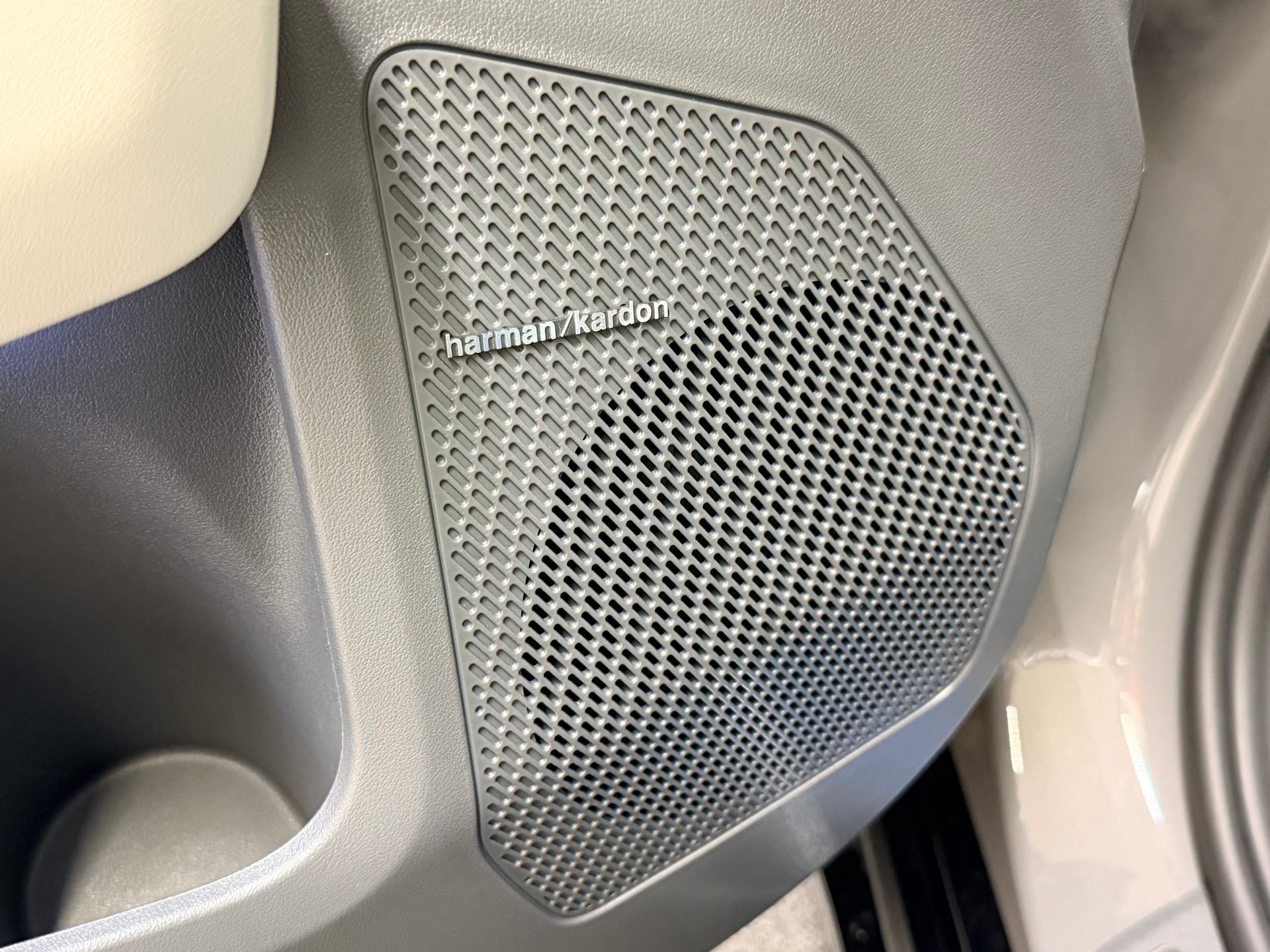 KIA EV3 81,4 kWh GT Line 4x4-image-12