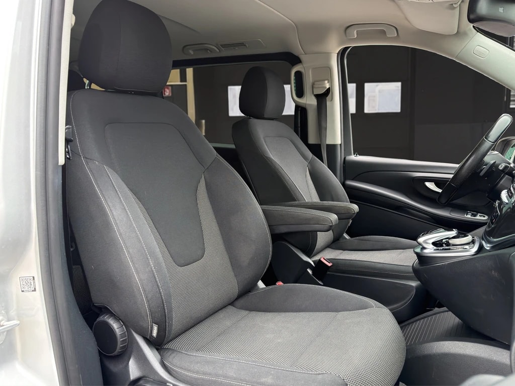 MERCEDES-BENZ V 250 d BlueTec kurz 4matic Van-image-9