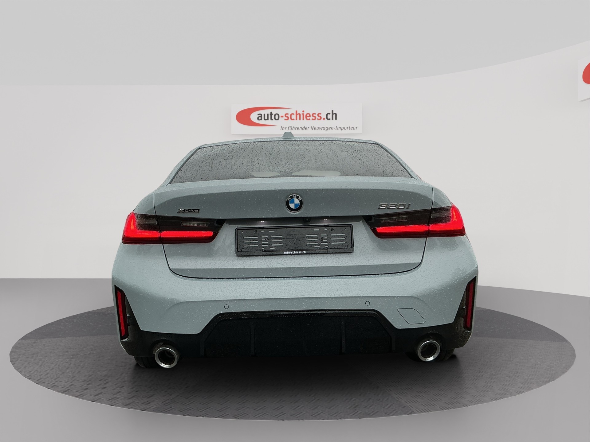 BMW 320i xDrive Steptronic M Sport-showroom-element-3