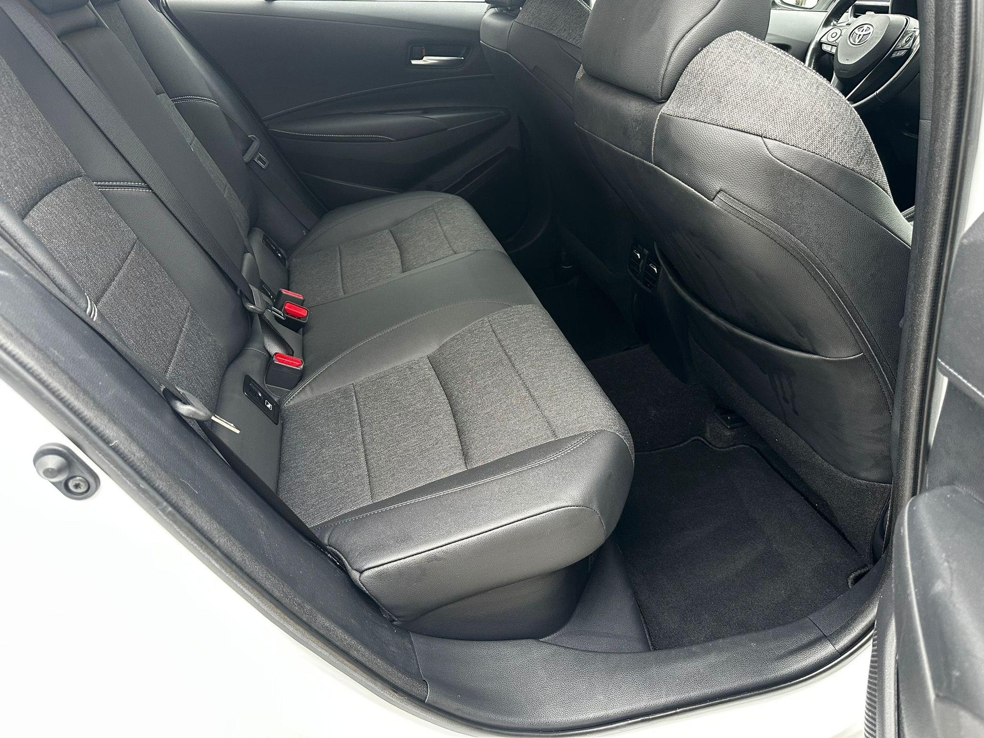 TOYOTA Corolla Touring Sports 2.0 HSD Trend-image-12
