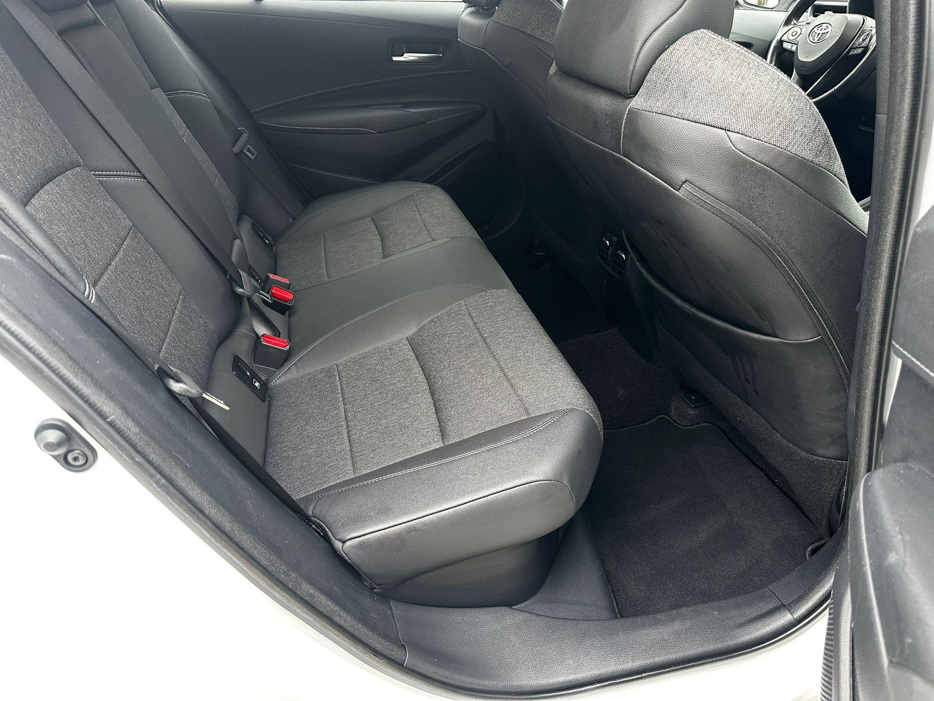 TOYOTA Corolla Touring Sports 2.0 HSD Trend-image-11