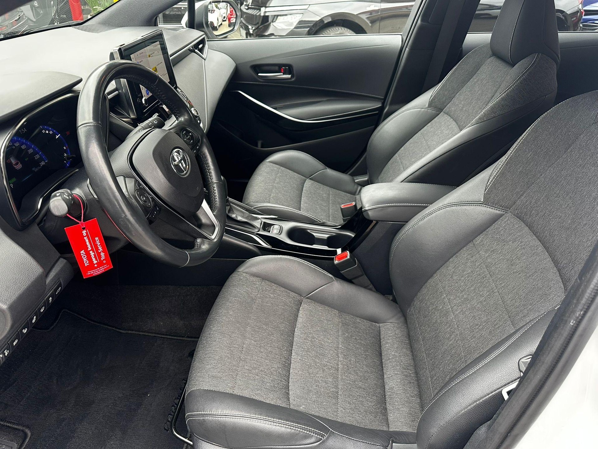 TOYOTA Corolla Touring Sports 2.0 HSD Trend-image-9