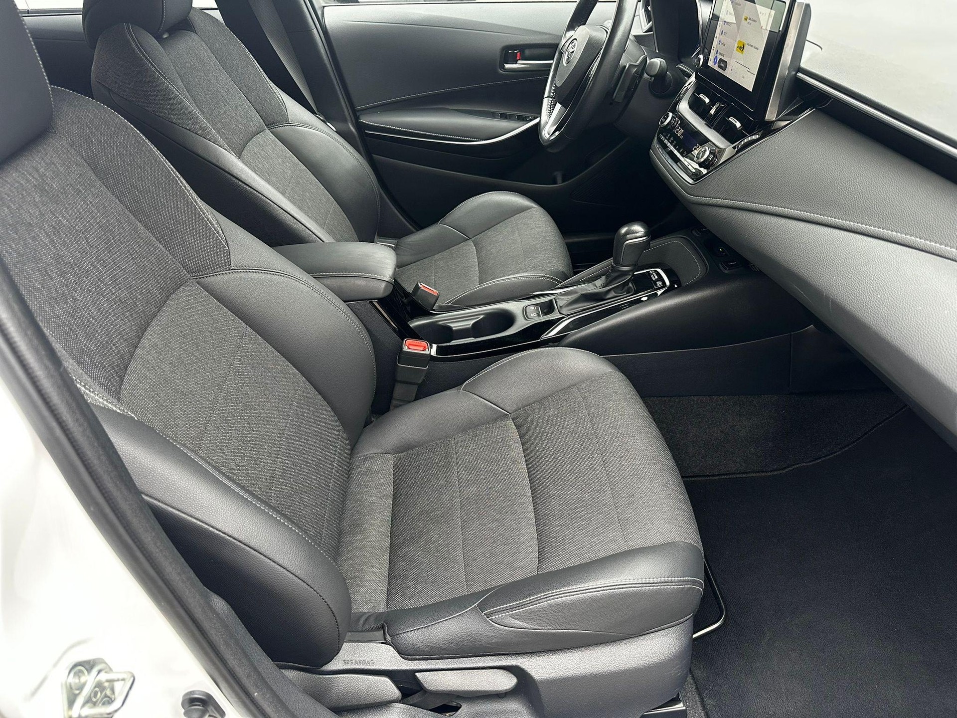 TOYOTA Corolla Touring Sports 2.0 HSD Trend-image-14