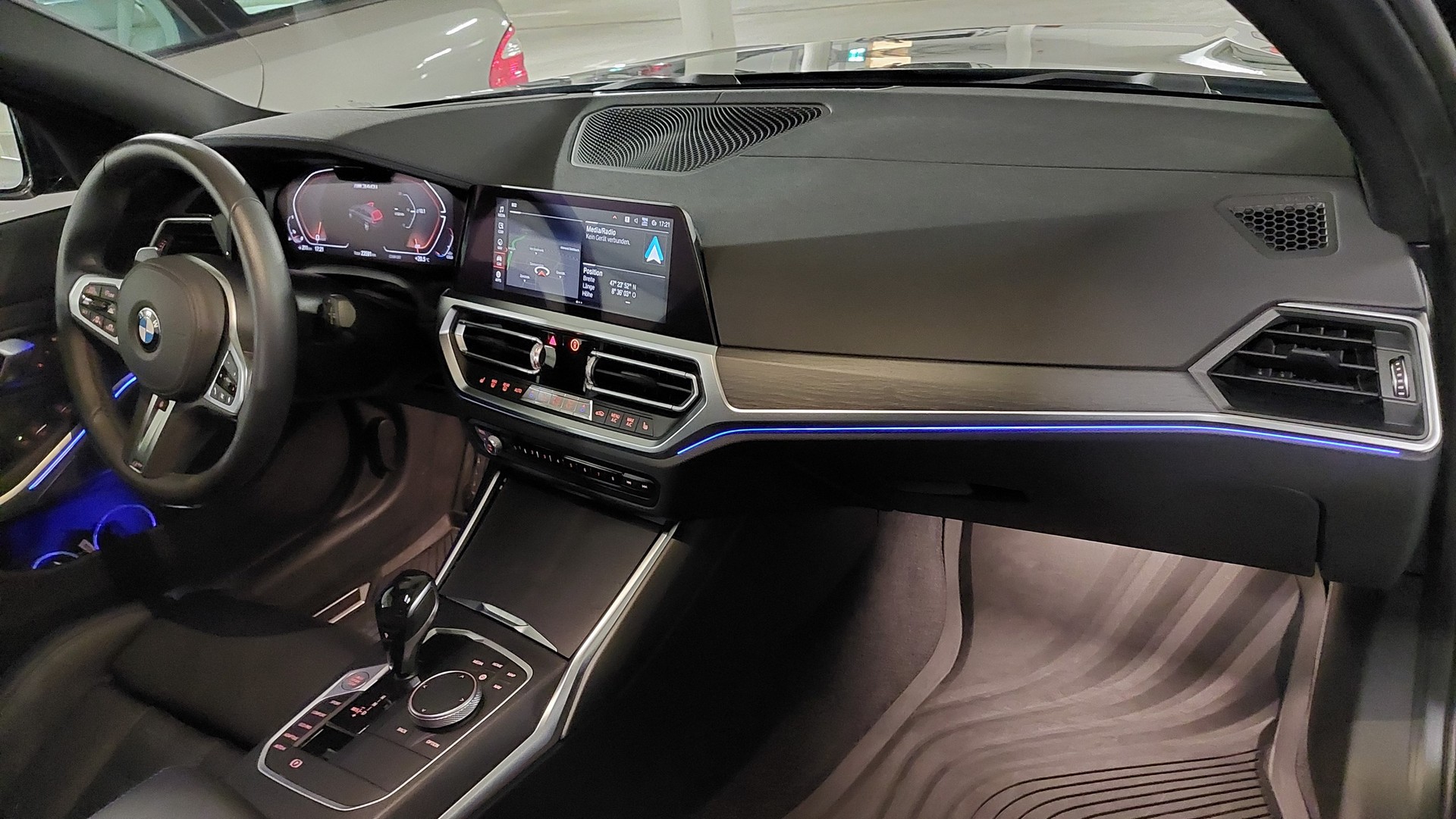 BMW M340i xDrive 48V Touring Steptronic-image-17