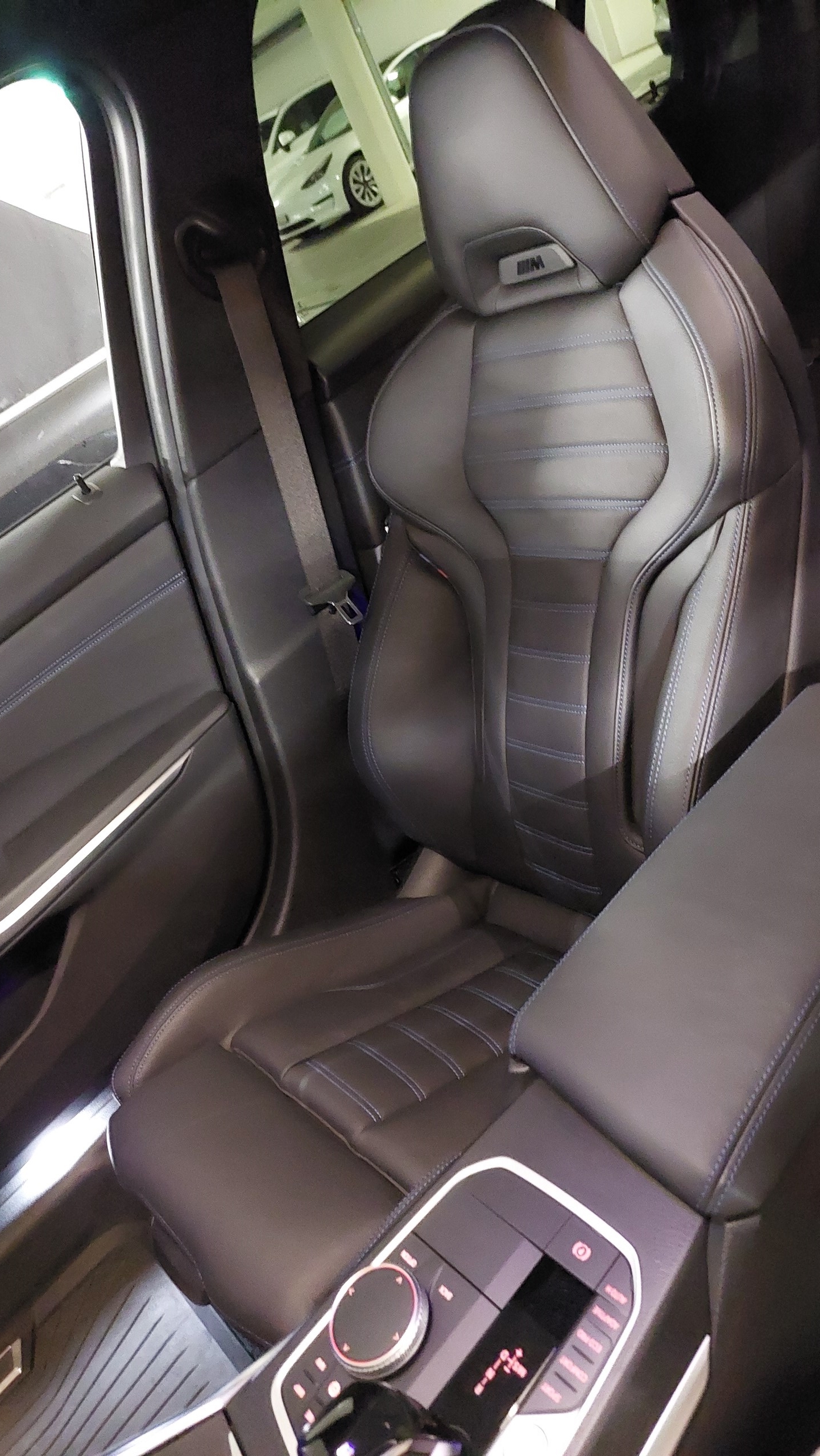 BMW M340i xDrive 48V Touring Steptronic-image-13