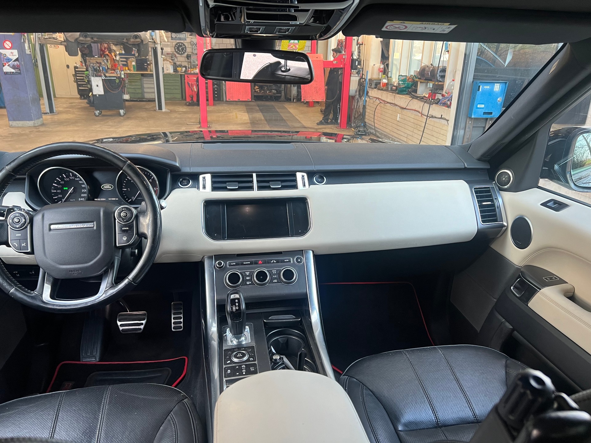 LAND ROVER Range Rover Sport 4.4 SDV8 HSE Dynamic Automatic-image-8