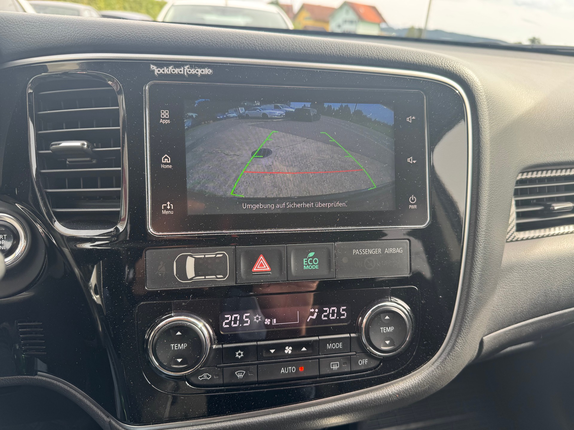 MITSUBISHI Outlander 2.2 DID Style 4WD Automatic-image-11