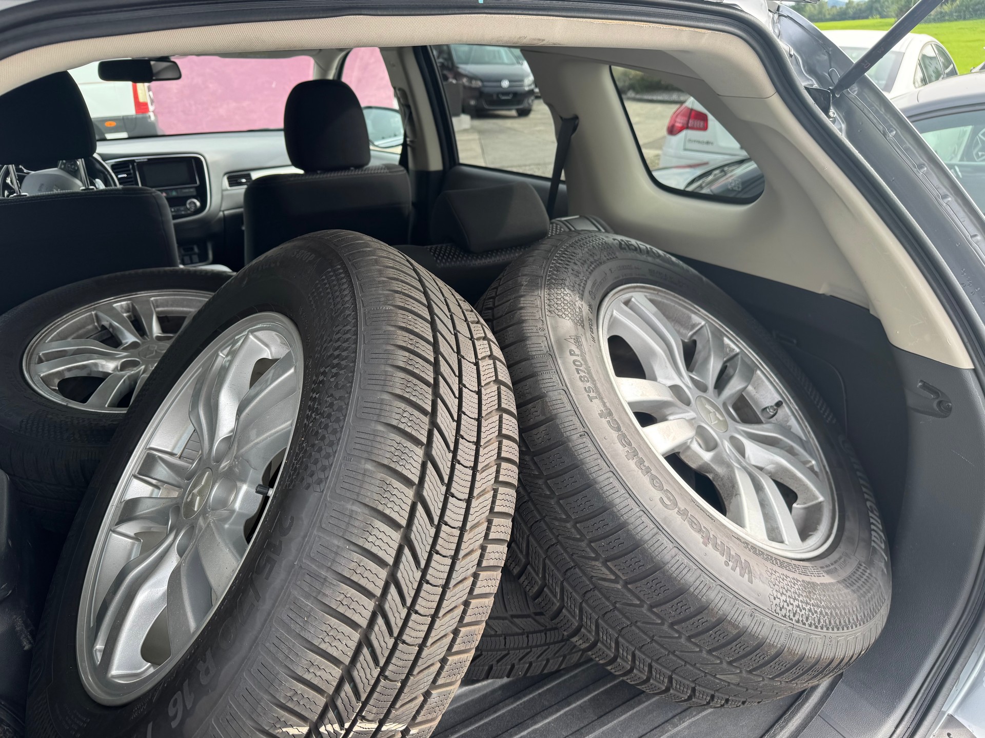 MITSUBISHI Outlander 2.2 DID Style 4WD Automatic-image-13
