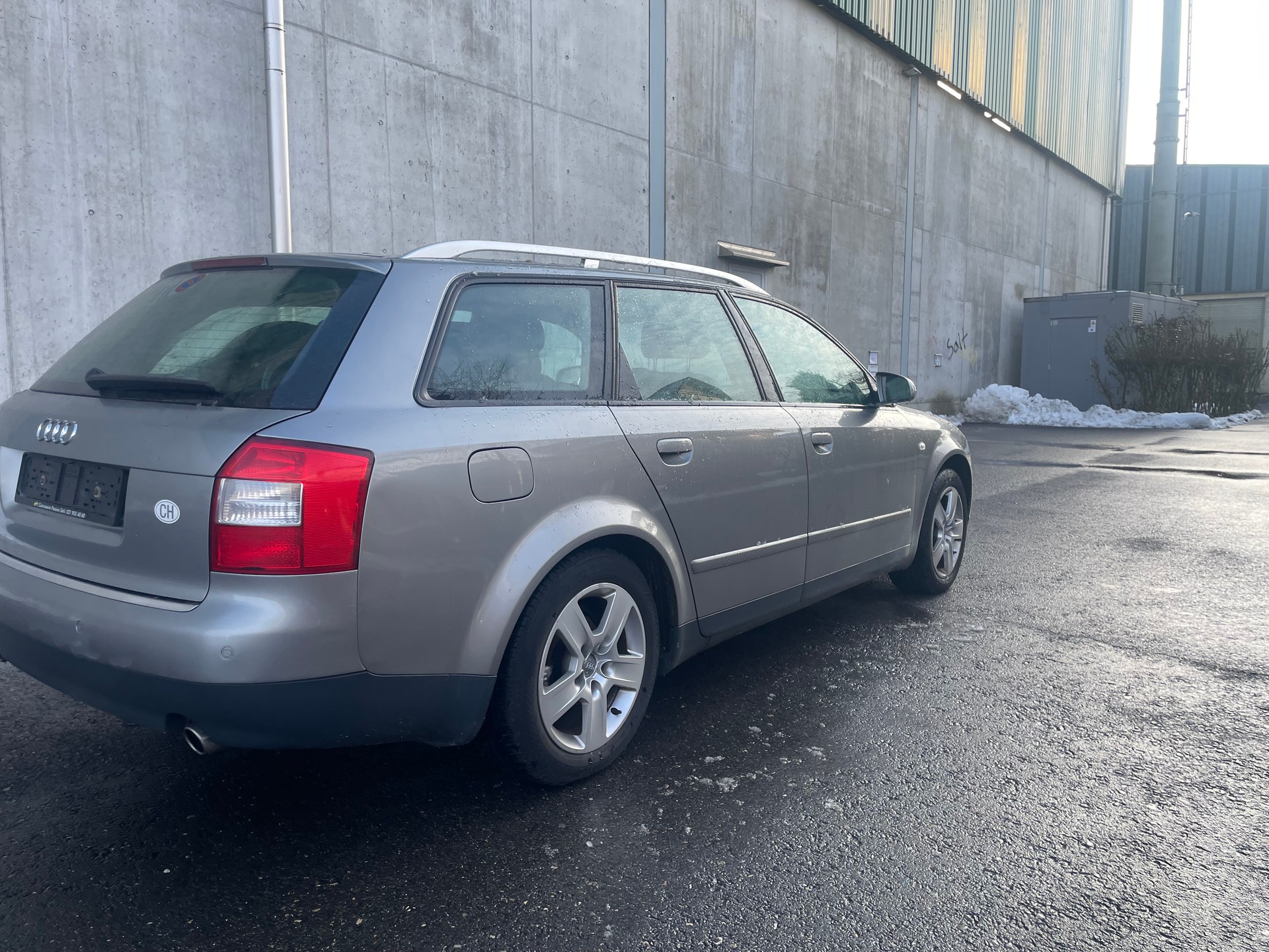 AUDI A4 Avant 2.4 V6-image-4