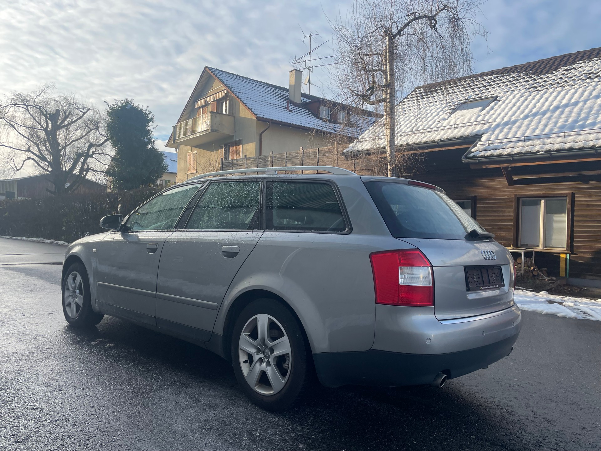 AUDI A4 Avant 2.4 V6-image-5