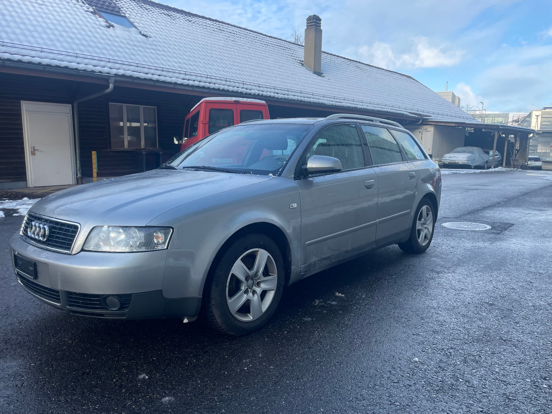 AUDI A4 Avant 2.4 V6-image-1