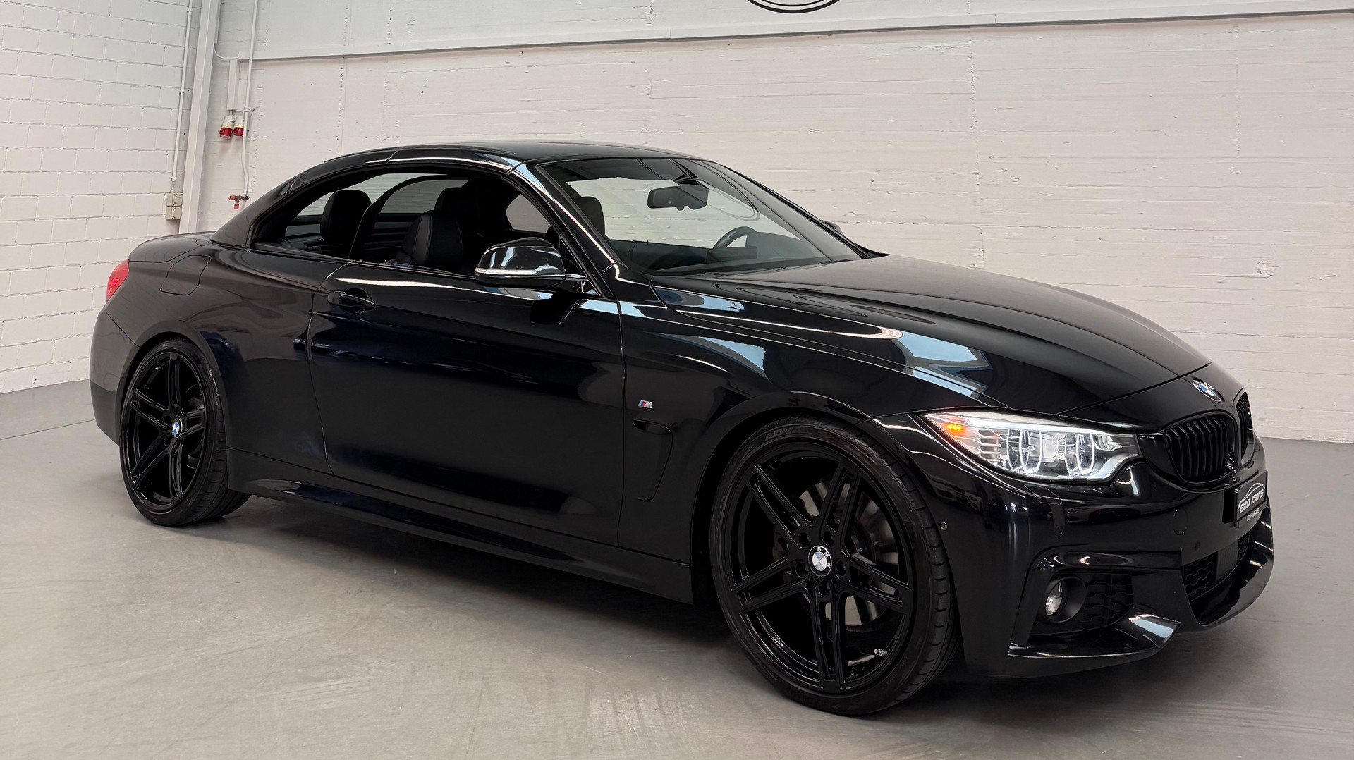 BMW 428i ALL Black M Performance Cabriolet xDrive Steptronic-showroom-element-3