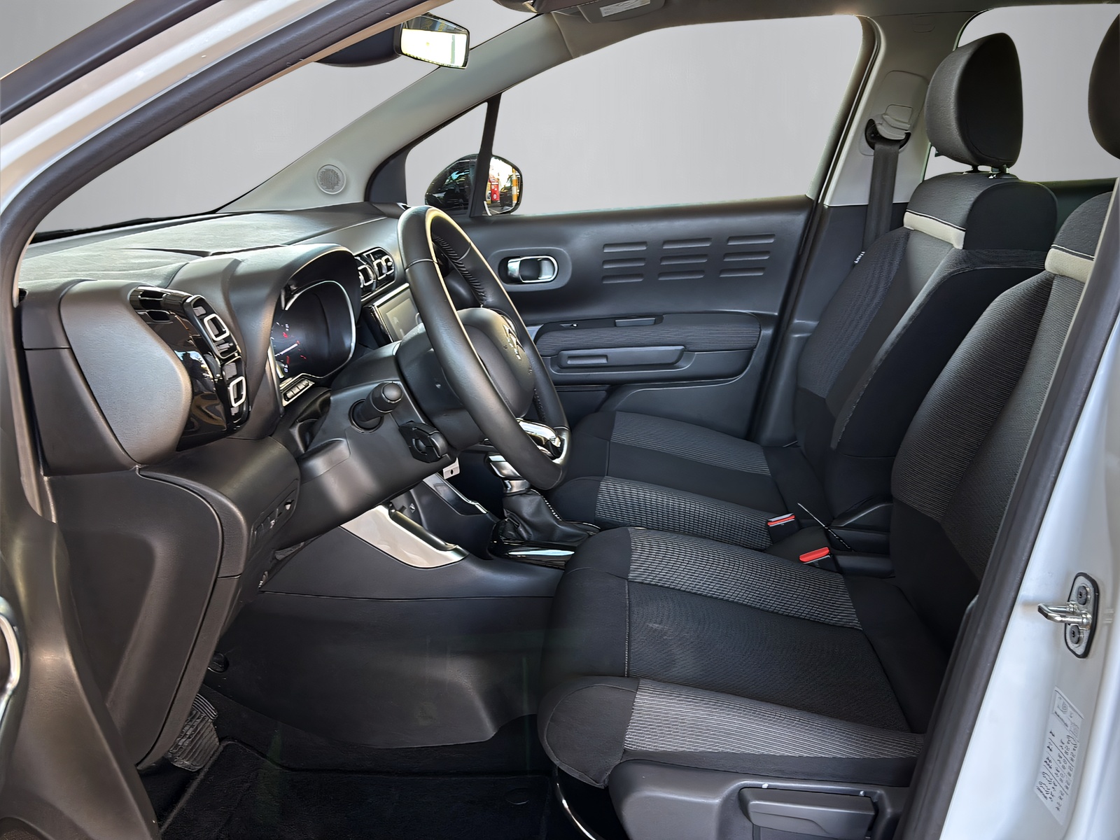CITROEN C3 Aircross 1.2 PureTech 130 Swiss Edition-image-10