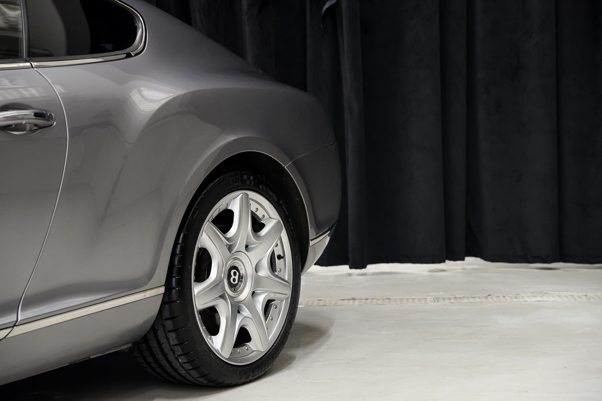 BENTLEY Continental GT 6.0-showroom-element-1