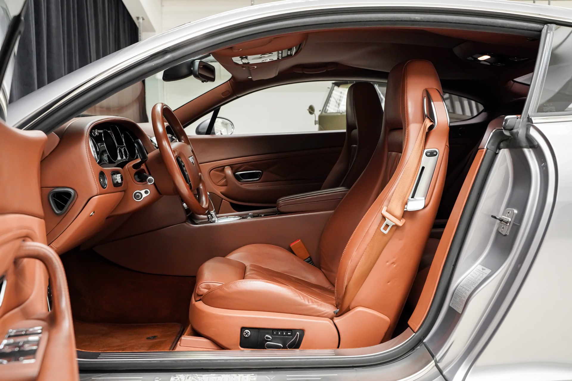 BENTLEY Continental GT 6.0-image-12