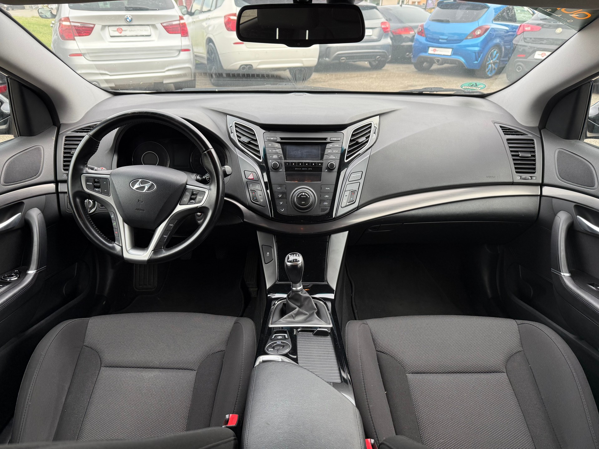 HYUNDAI i40 Wagon 1.6 GDi Style-image-9