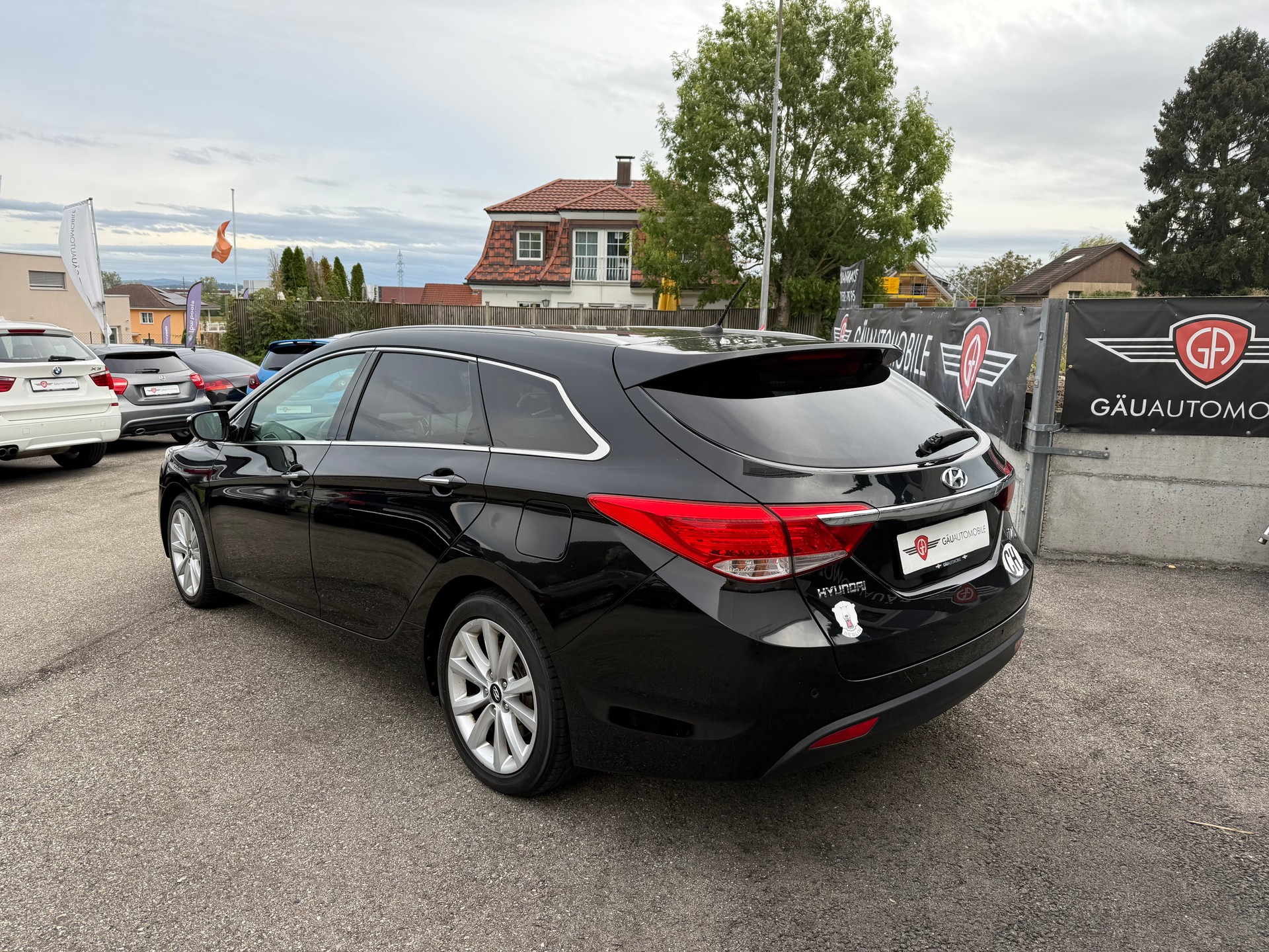 HYUNDAI i40 Wagon 1.6 GDi Style-image-3