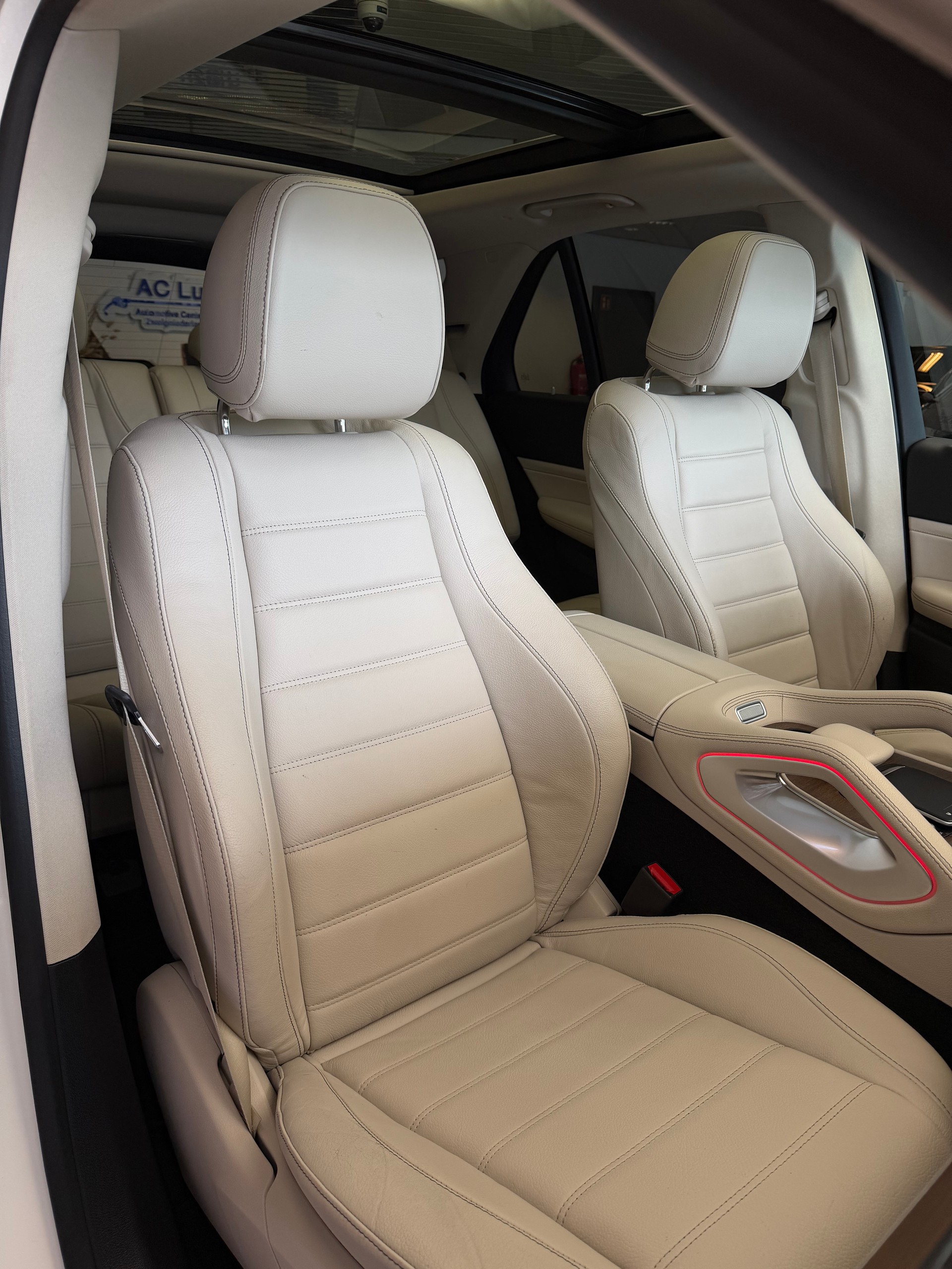 MERCEDES-BENZ GLE 300 d AMG Line 4Matic 9G-Tronic-image-12