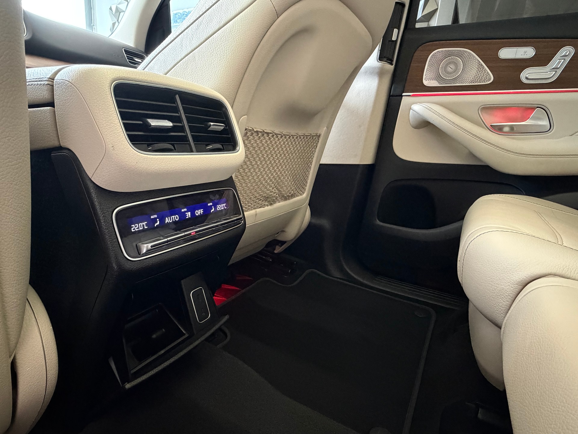 MERCEDES-BENZ GLE 300 d AMG Line 4Matic 9G-Tronic-image-21