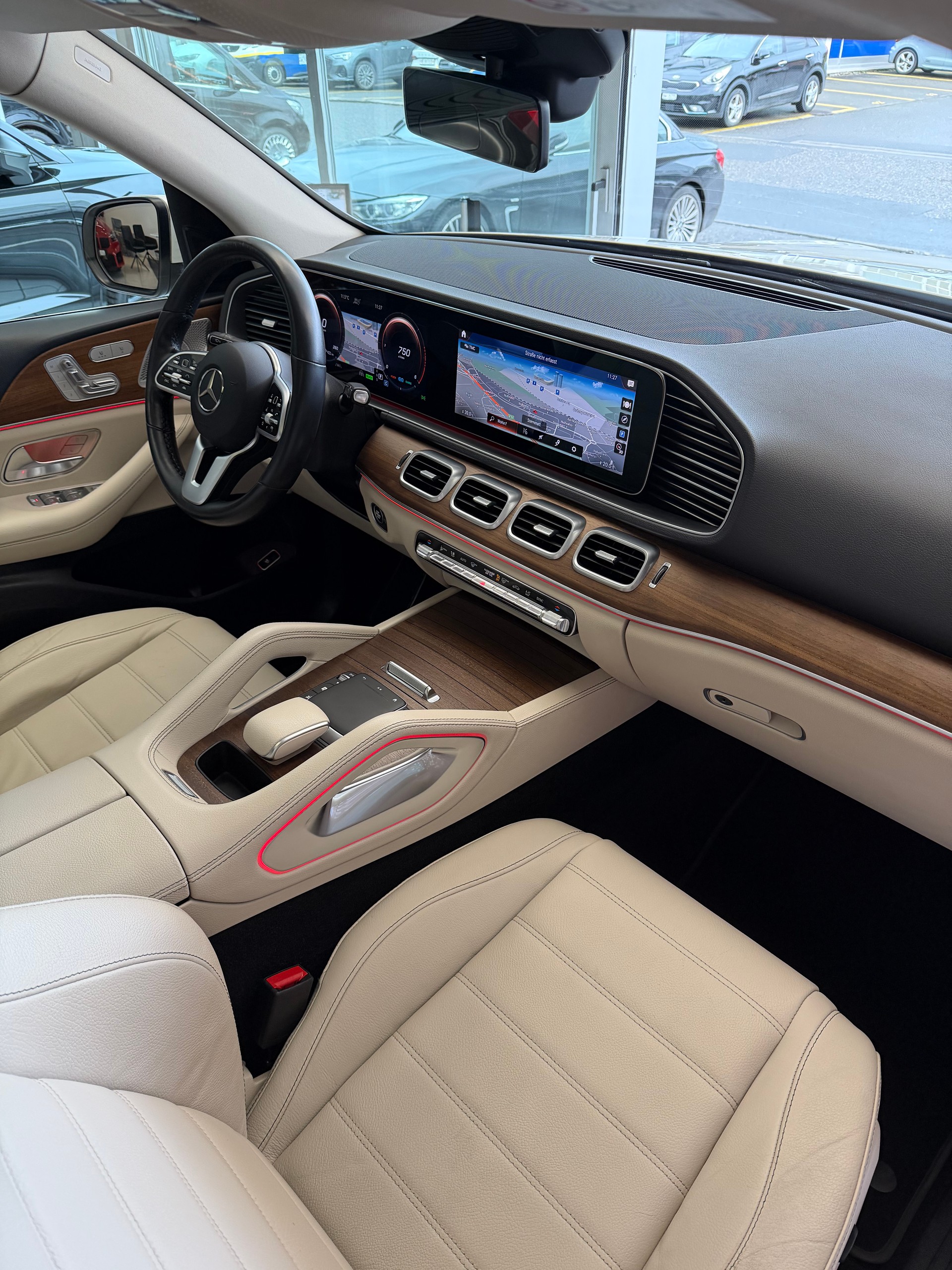 MERCEDES-BENZ GLE 300 d AMG Line 4Matic 9G-Tronic-image-13