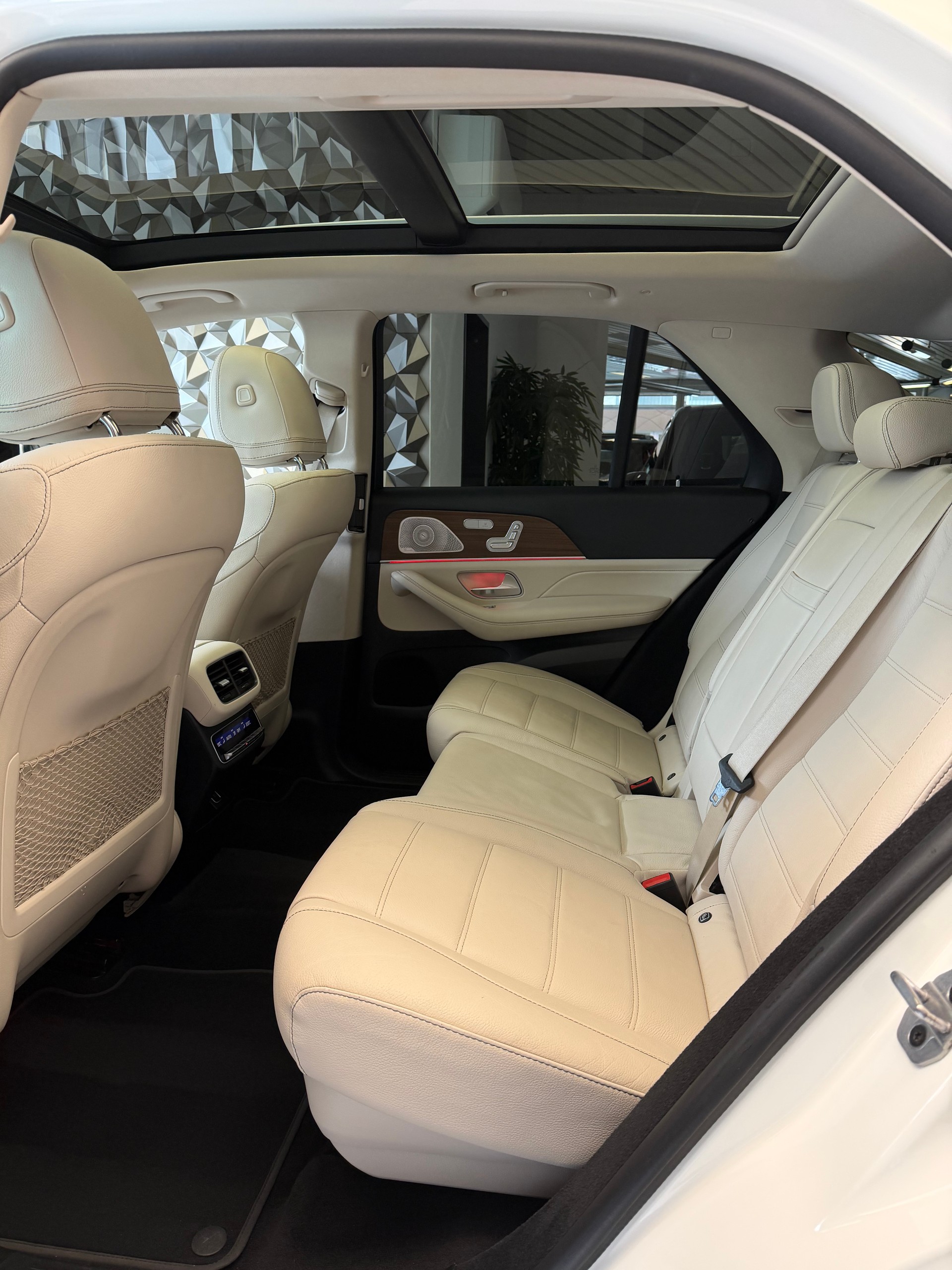 MERCEDES-BENZ GLE 300 d AMG Line 4Matic 9G-Tronic-image-7