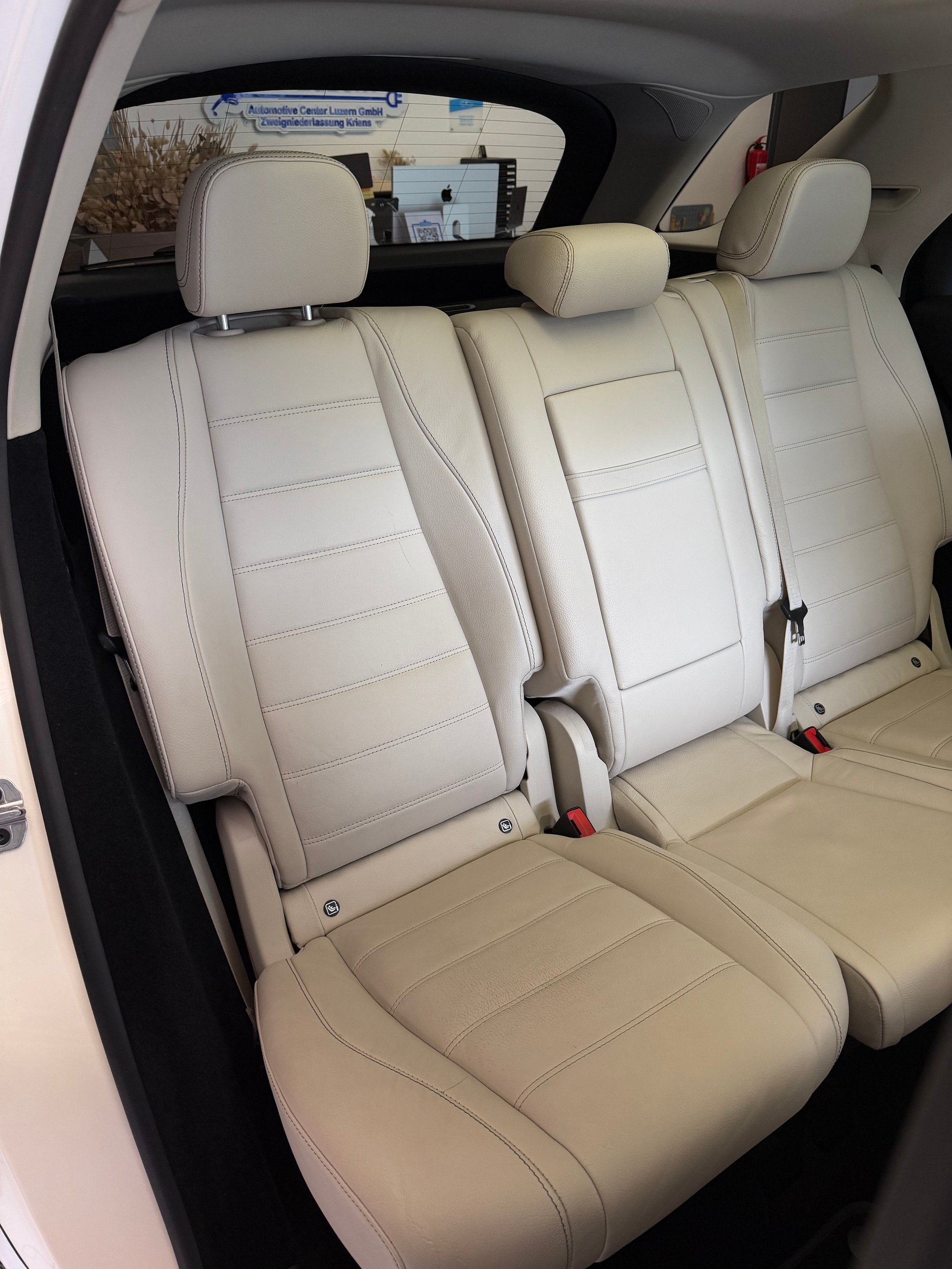 MERCEDES-BENZ GLE 300 d AMG Line 4Matic 9G-Tronic-image-10