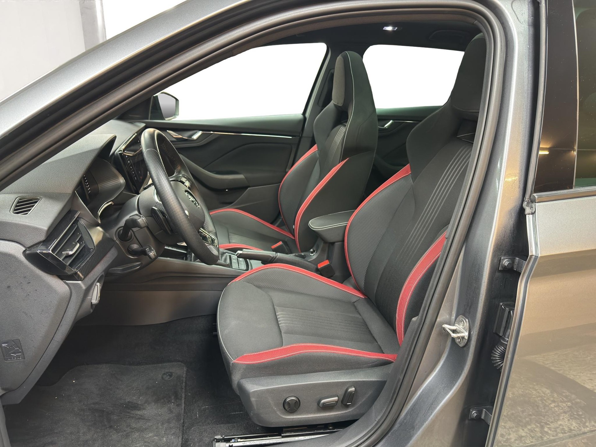 SKODA Scala 1.5 TSI Monte Carlo DSG-image-7
