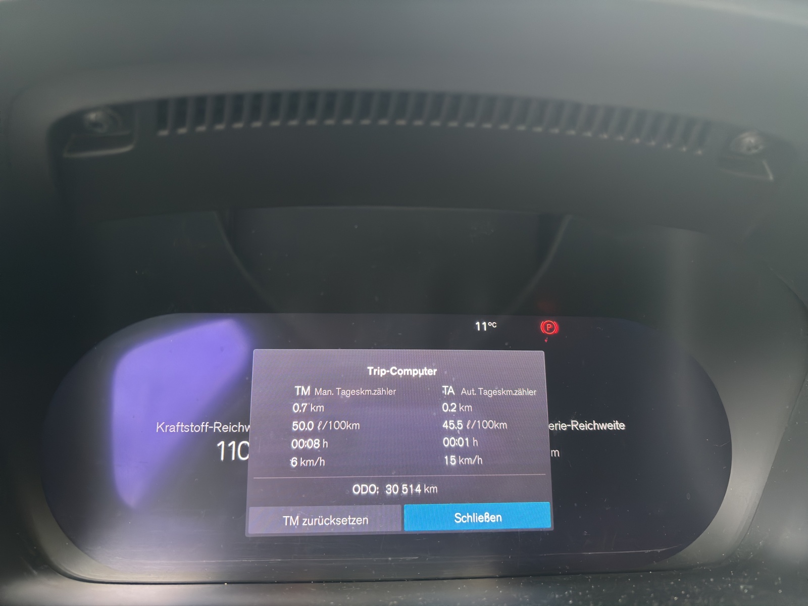 VOLVO V90 2.0 T8 TE Ultimate Dark eAWD-image-9
