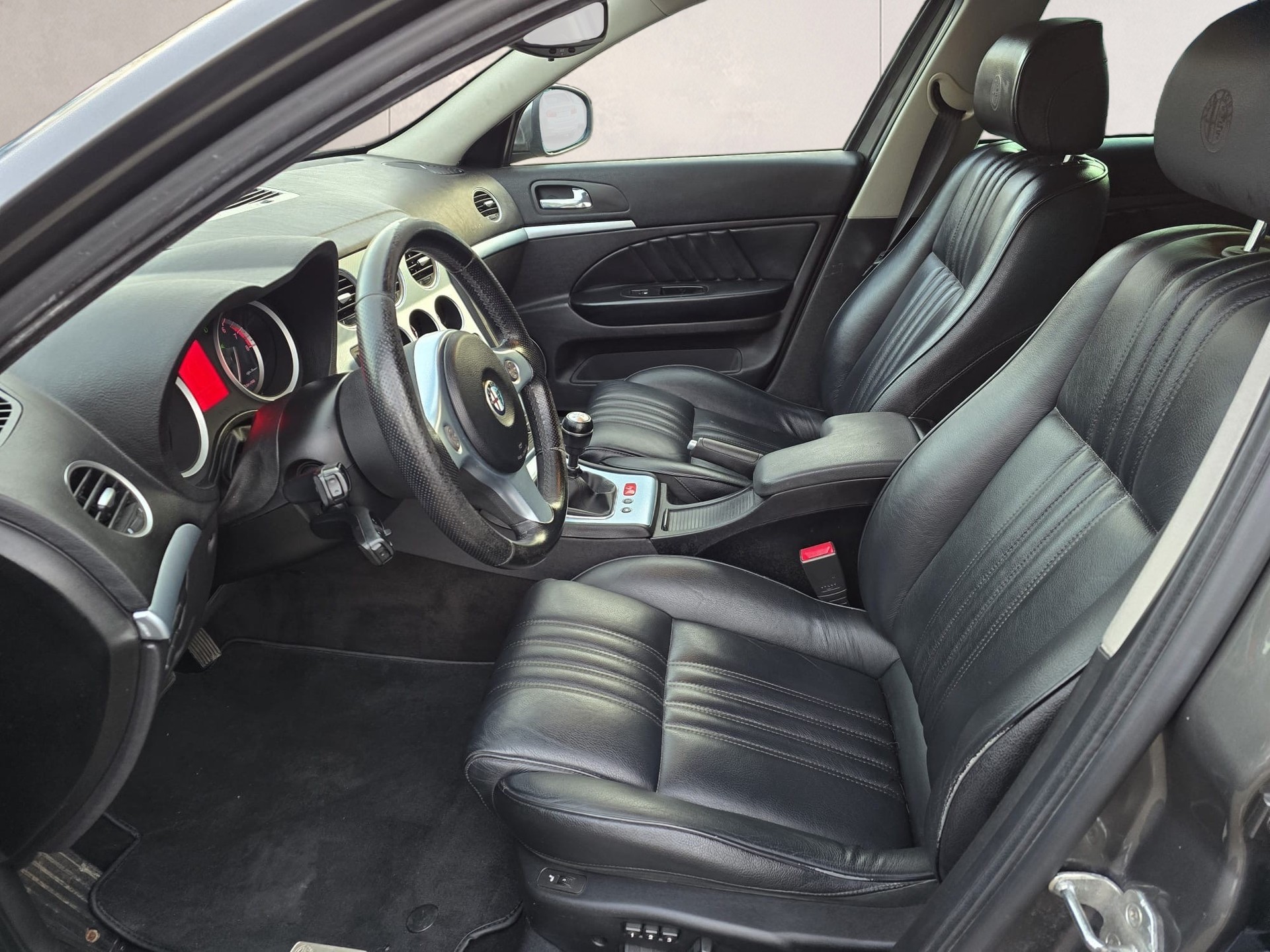 ALFA ROMEO 159 Sportwagon 3.2 JTS Q4 Distinctive-image-12