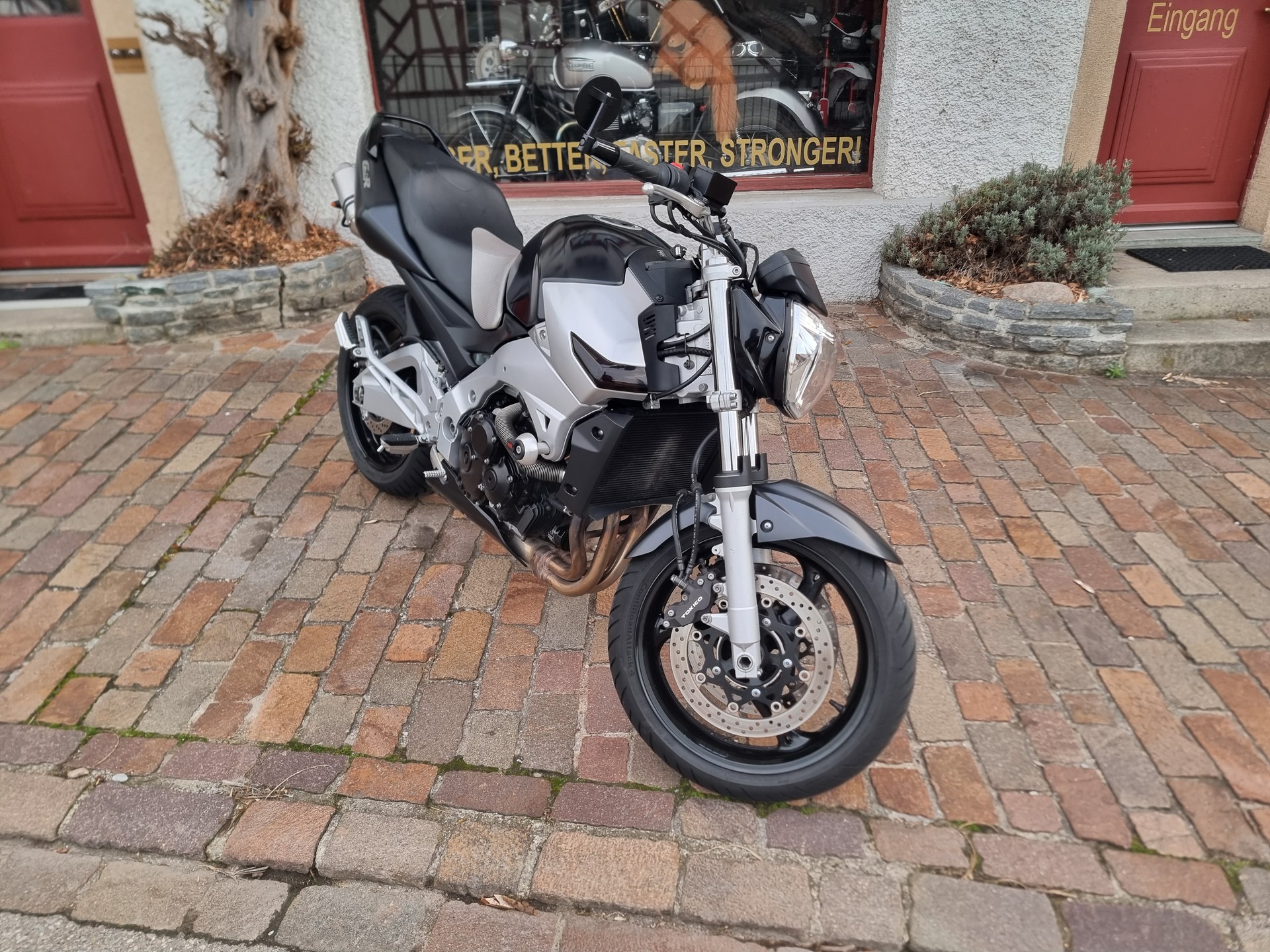 SUZUKI GSR 600 K6-image-3