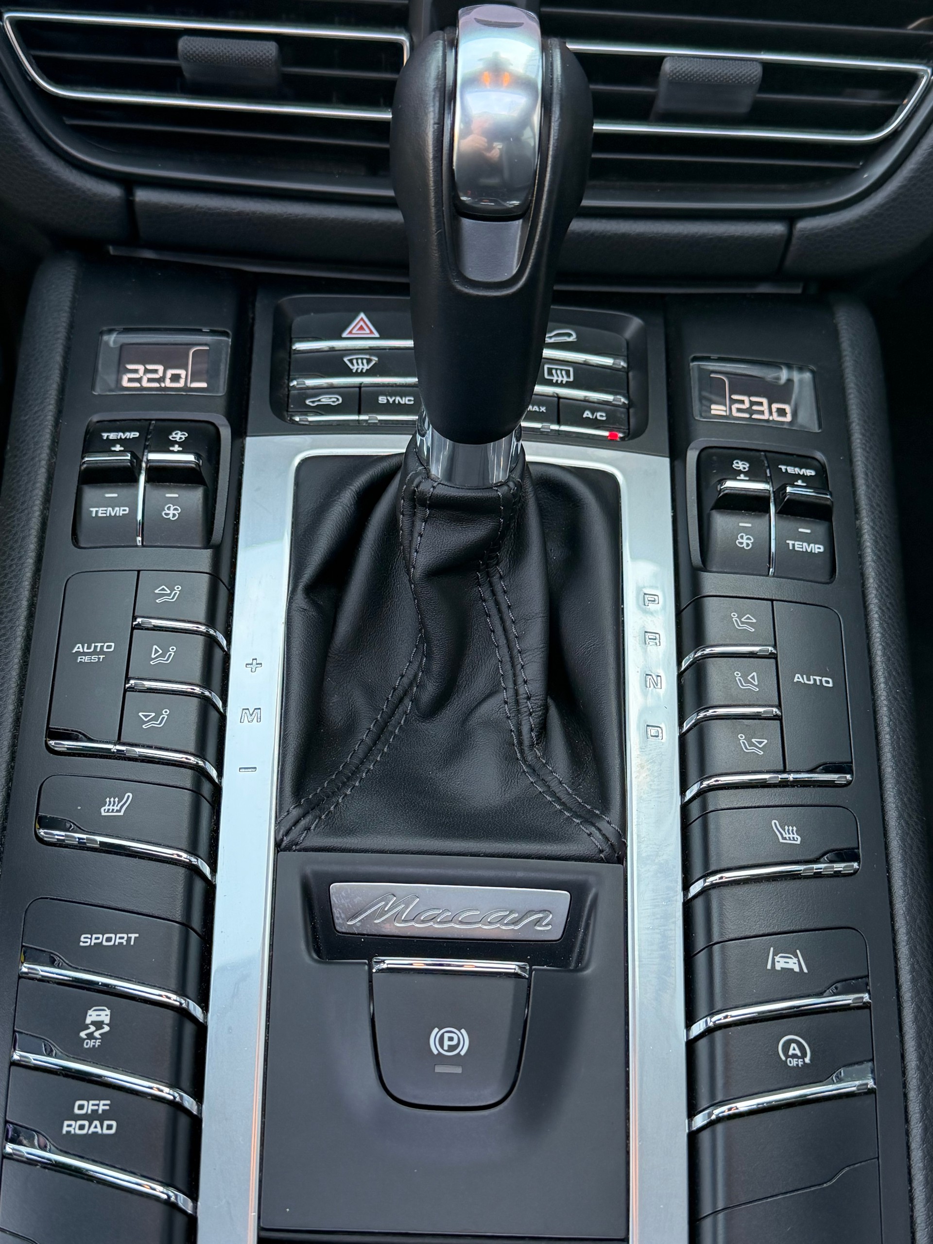 PORSCHE Macan PDK-image-15