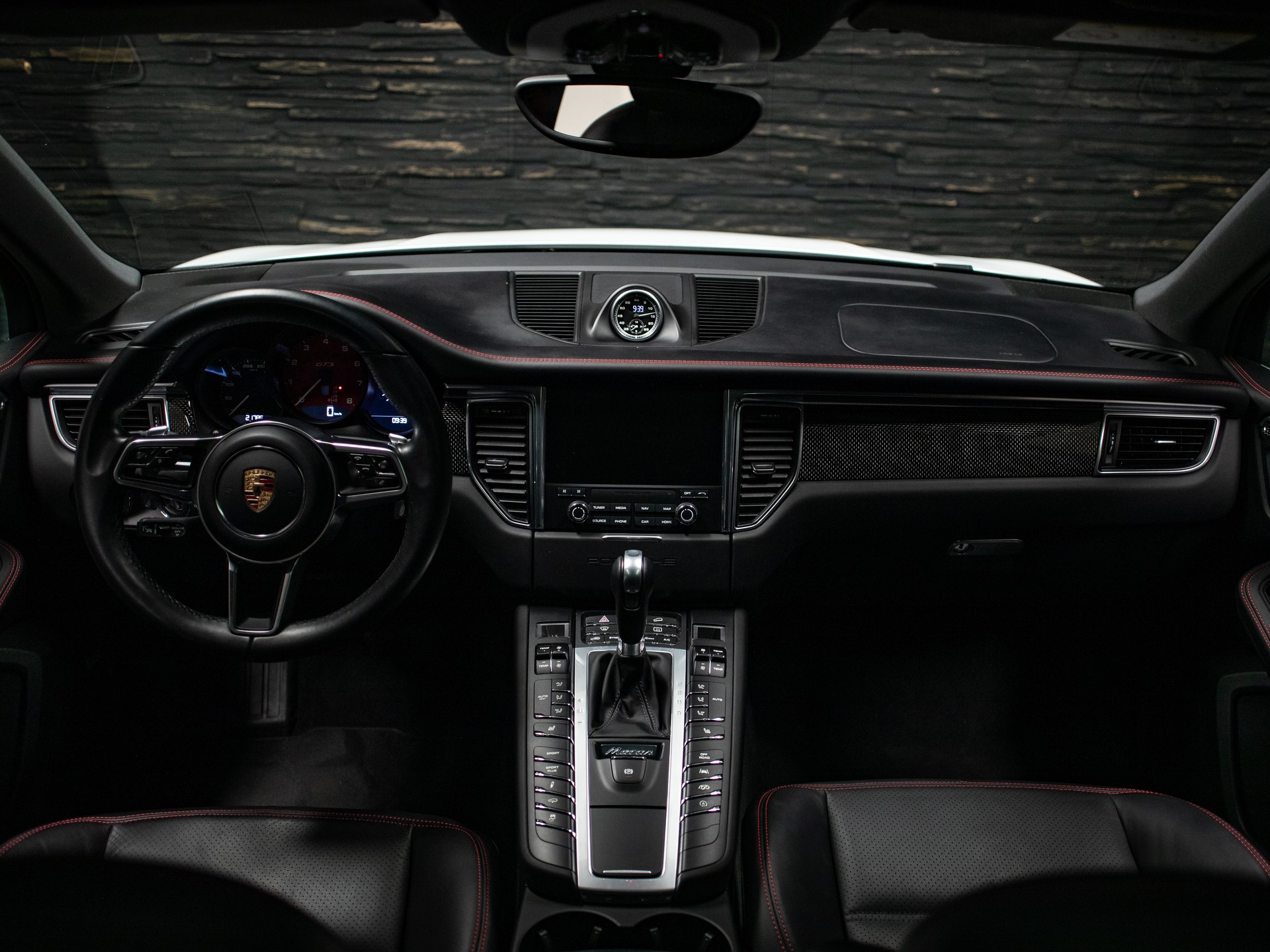 PORSCHE Macan GTS PDK-image-16