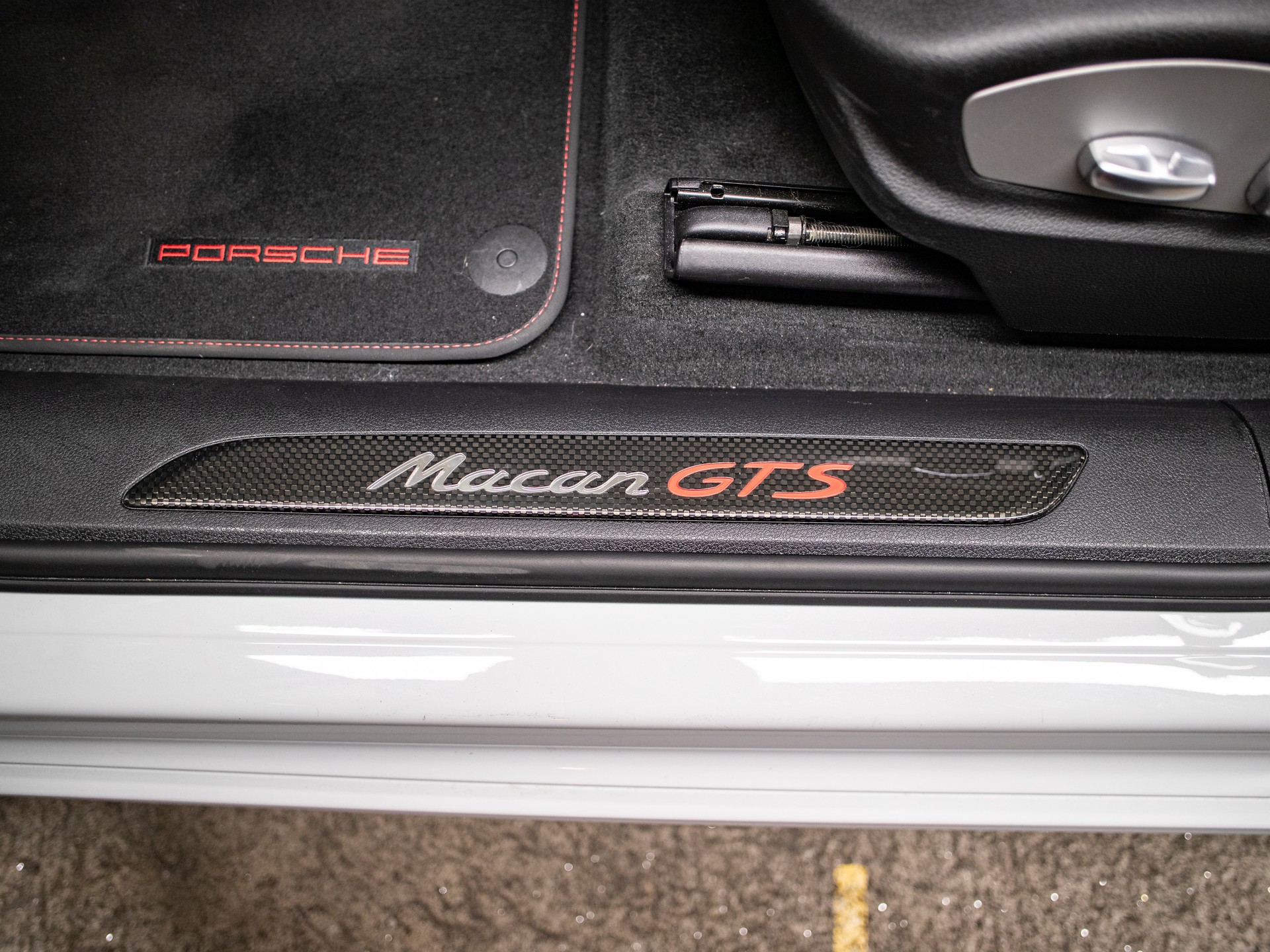 PORSCHE Macan GTS PDK-image-9